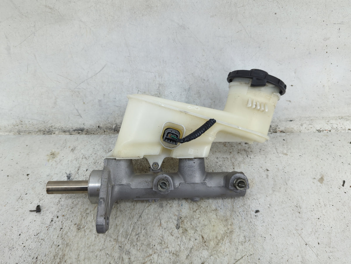 2009-2014 Acura Tl Brake Master Cylinder 1490421 - Oemusedautoparts1.com