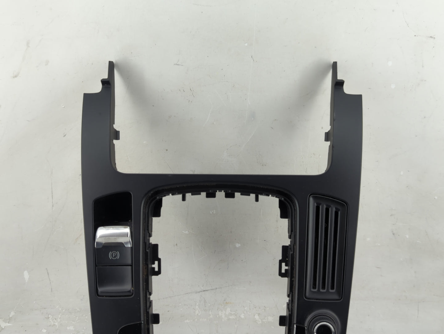 2010-2012 Audi A4 Radio Control Panel - Oemusedautoparts1.com