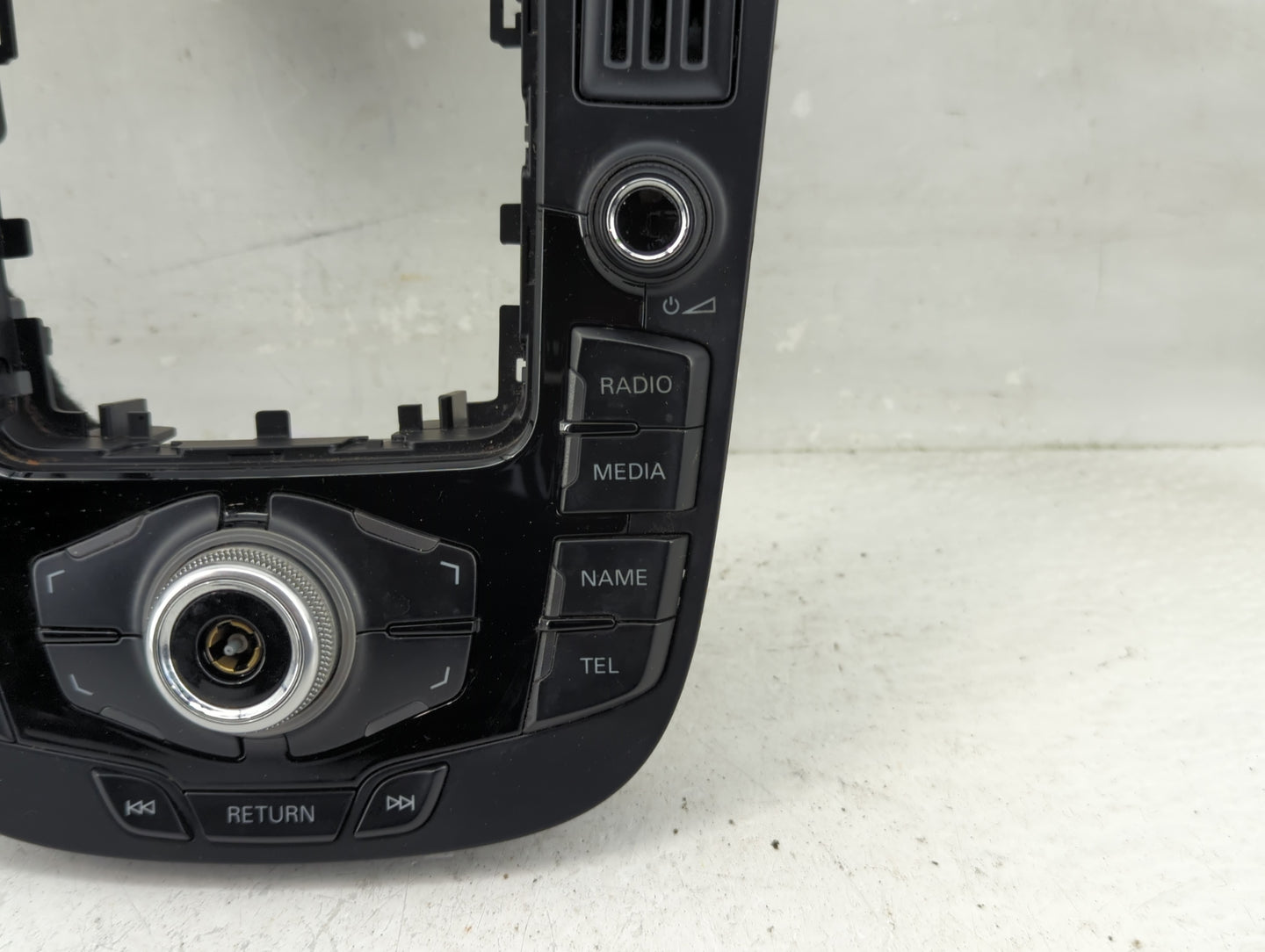 2010-2012 Audi A4 Radio Control Panel - Oemusedautoparts1.com
