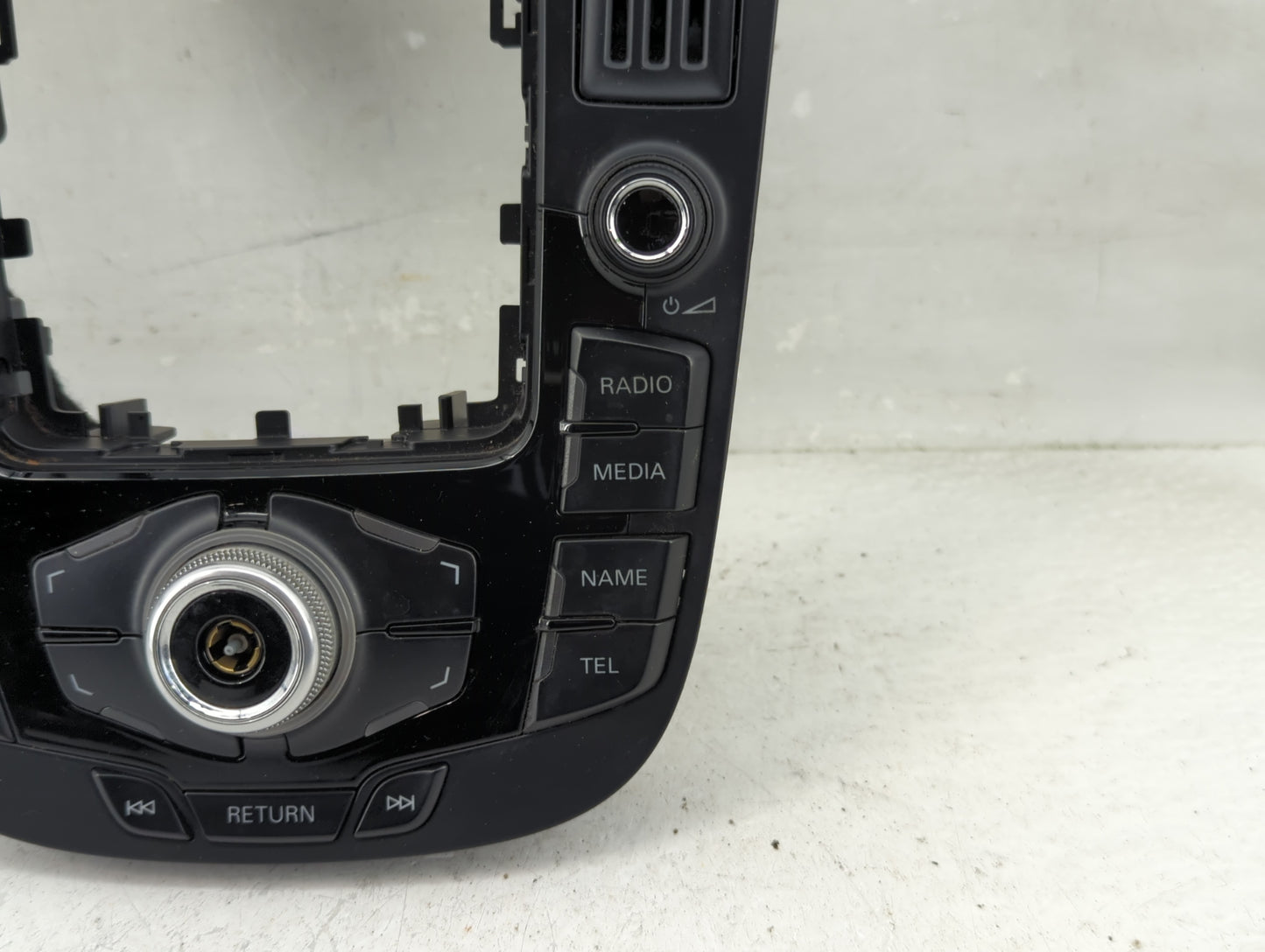 2010-2012 Audi A4 Radio Control Panel - Oemusedautoparts1.com