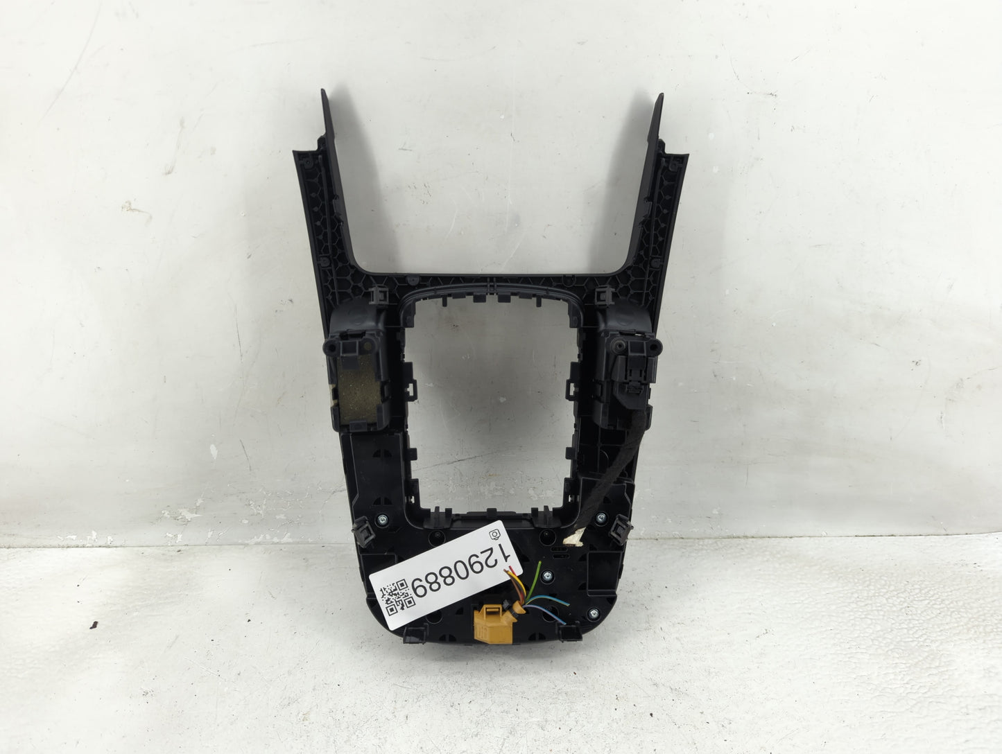 2010-2012 Audi A4 Radio Control Panel - Oemusedautoparts1.com