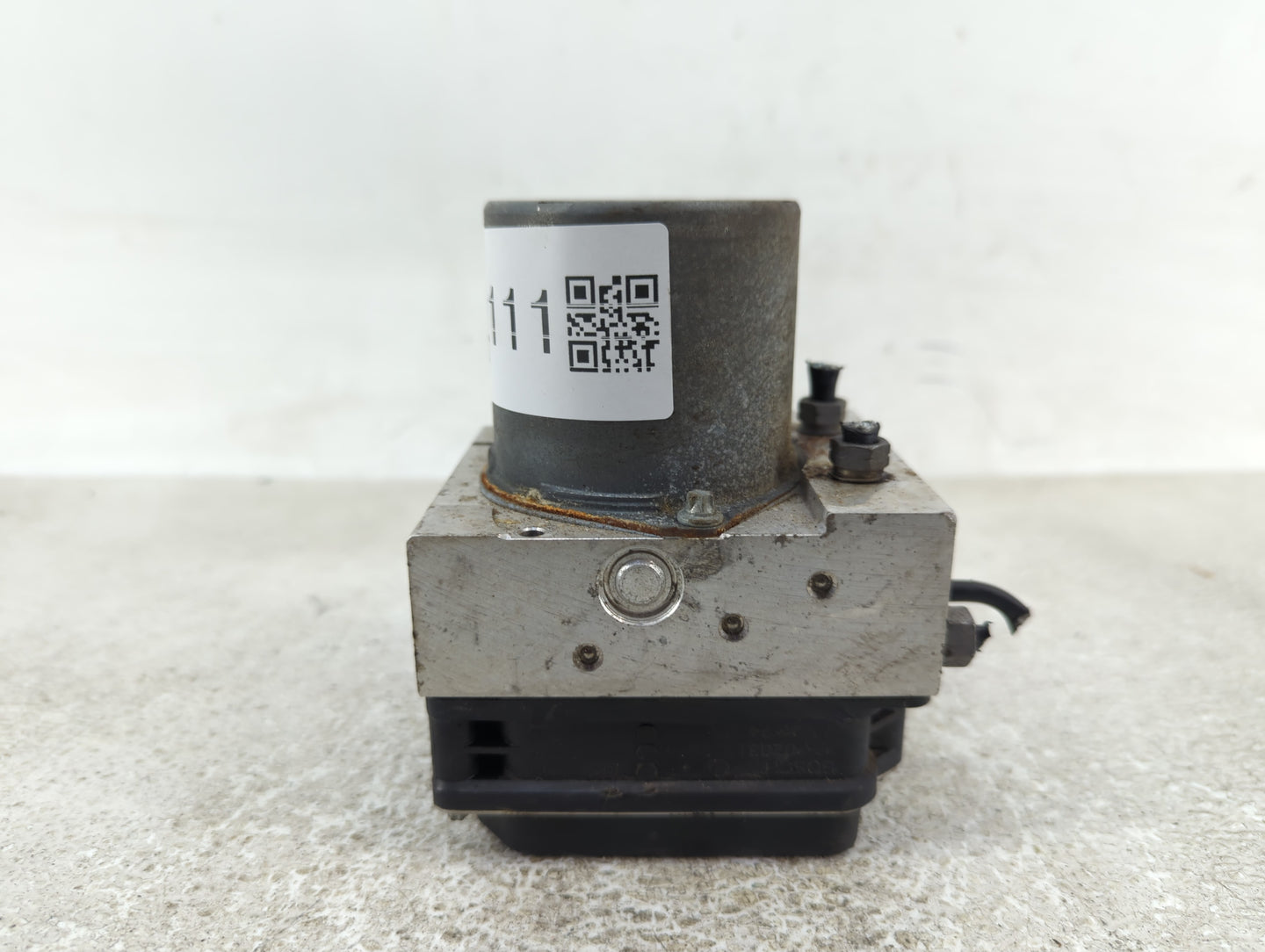 2011-2012 Audi A4 ABS Pump Control Module Replacement P/N:8K061451 Fits Fits 2011 2012 OEM Used Auto Parts - Oemusedautopart