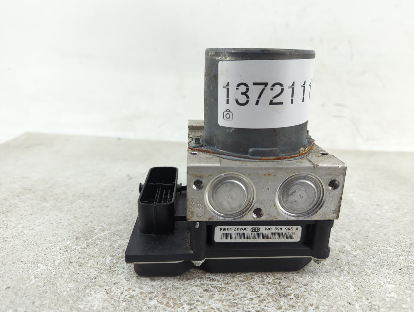 2011-2012 Audi A4 ABS Pump Control Module Replacement P/N:8K061451 Fits Fits 2011 2012 OEM Used Auto Parts - Oemusedautopart