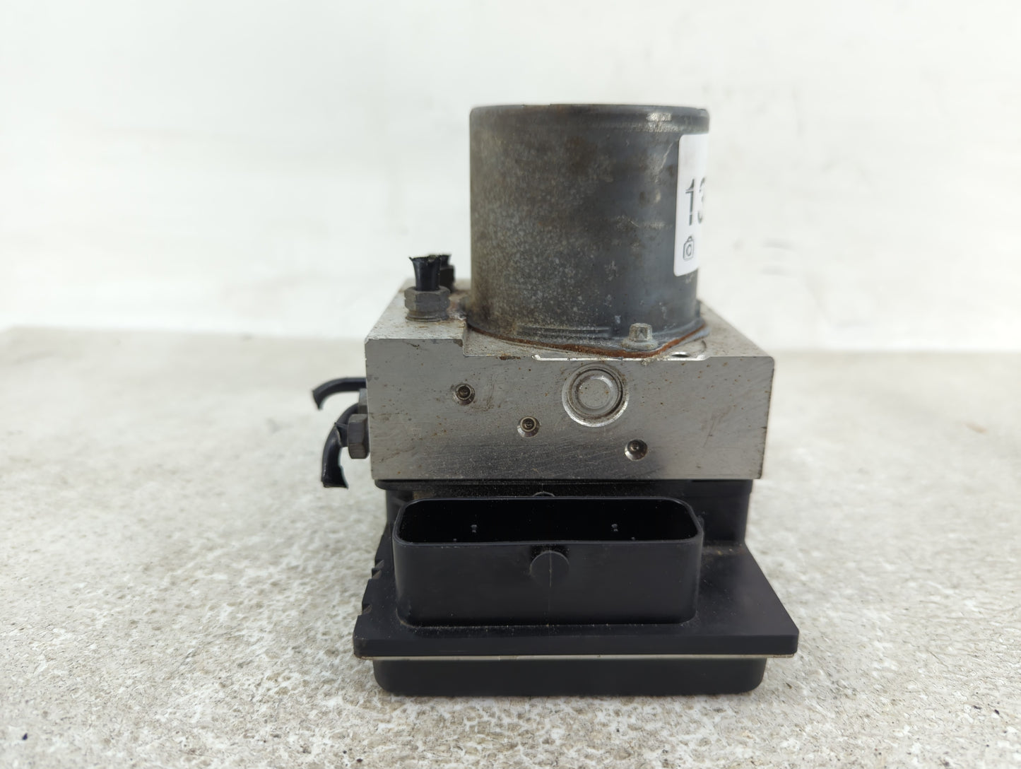 2011-2012 Audi A4 ABS Pump Control Module Replacement P/N:8K061451 Fits Fits 2011 2012 OEM Used Auto Parts - Oemusedautopart