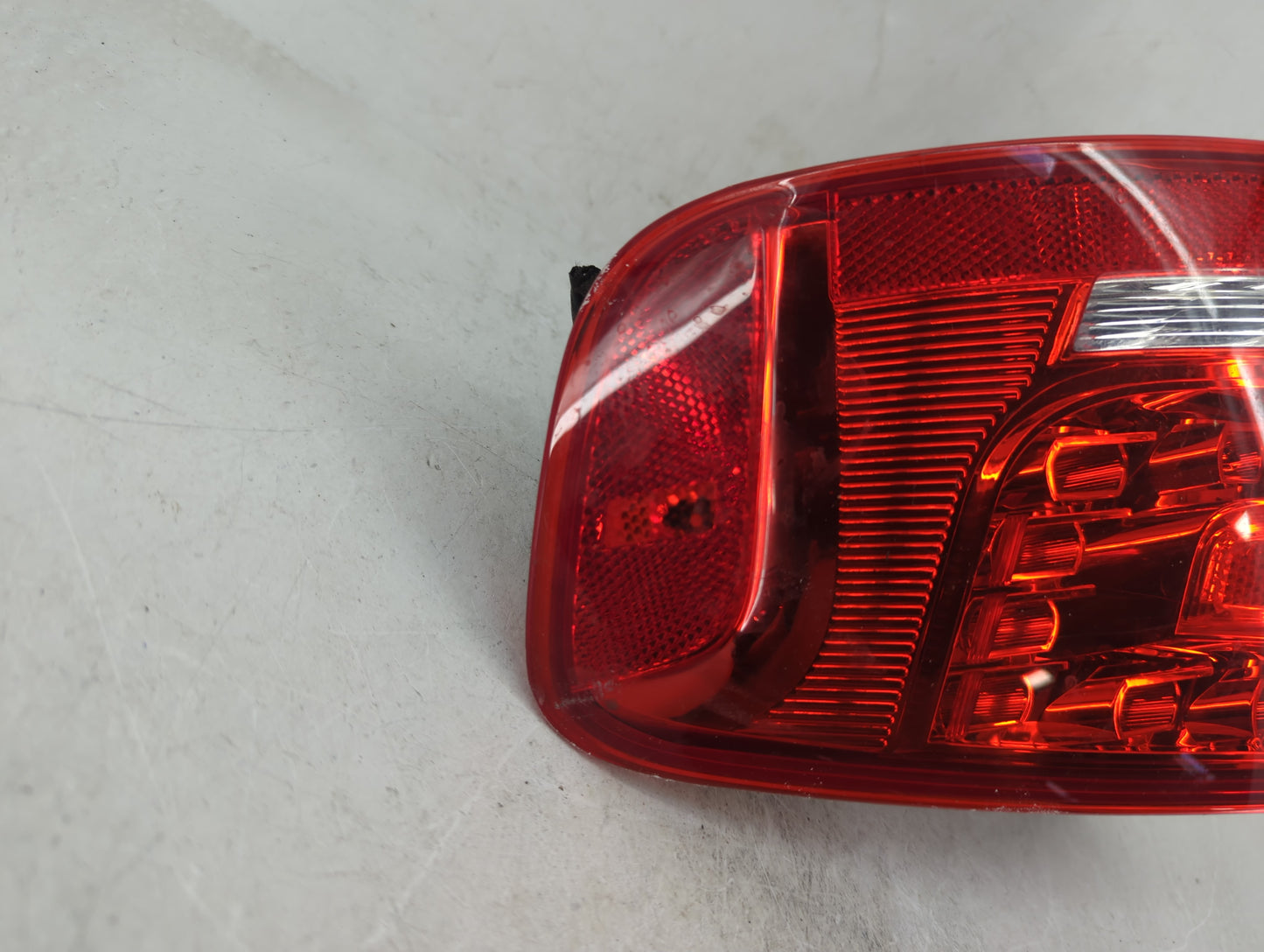 2010-2012 Audi A4 Tail Light Assembly Passenger Right OEM P/N:010085080118 Fits Fits 2010 2011 2012 OEM Used Auto Parts - Oe