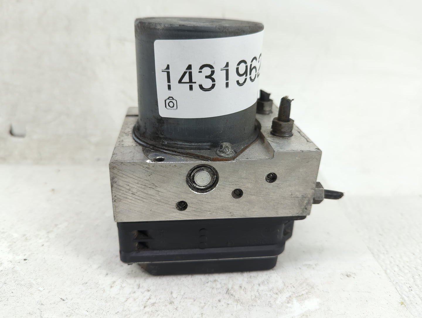2010-2012 Audi A4 ABS Pump Control Module Replacement P/N:265 236 342 8K0 614 51 Fits Fits 2010 2011 2012 OEM Used Auto Part