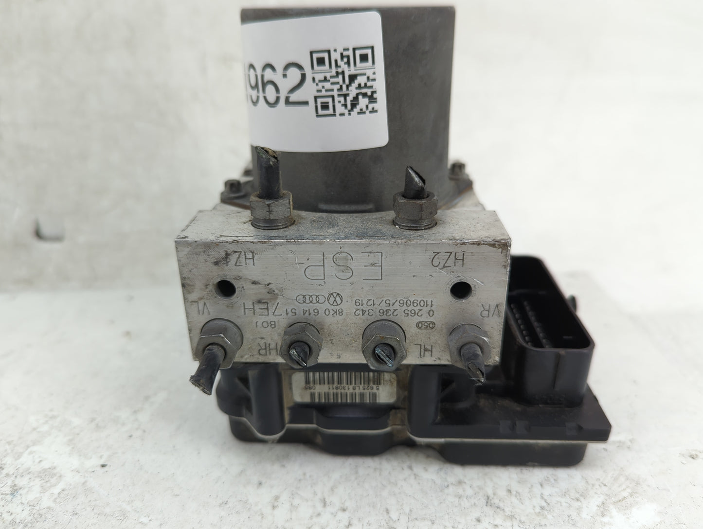 2010-2012 Audi A4 ABS Pump Control Module Replacement P/N:265 236 342 8K0 614 51 Fits Fits 2010 2011 2012 OEM Used Auto Part