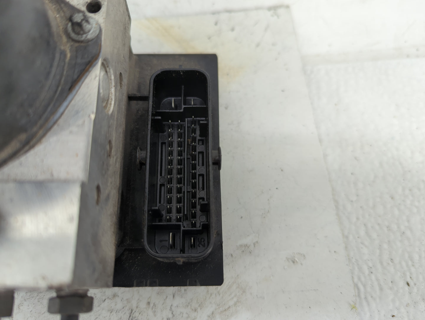 2010-2012 Audi A4 ABS Pump Control Module Replacement P/N:265 236 342 8K0 614 51 Fits Fits 2010 2011 2012 OEM Used Auto Part