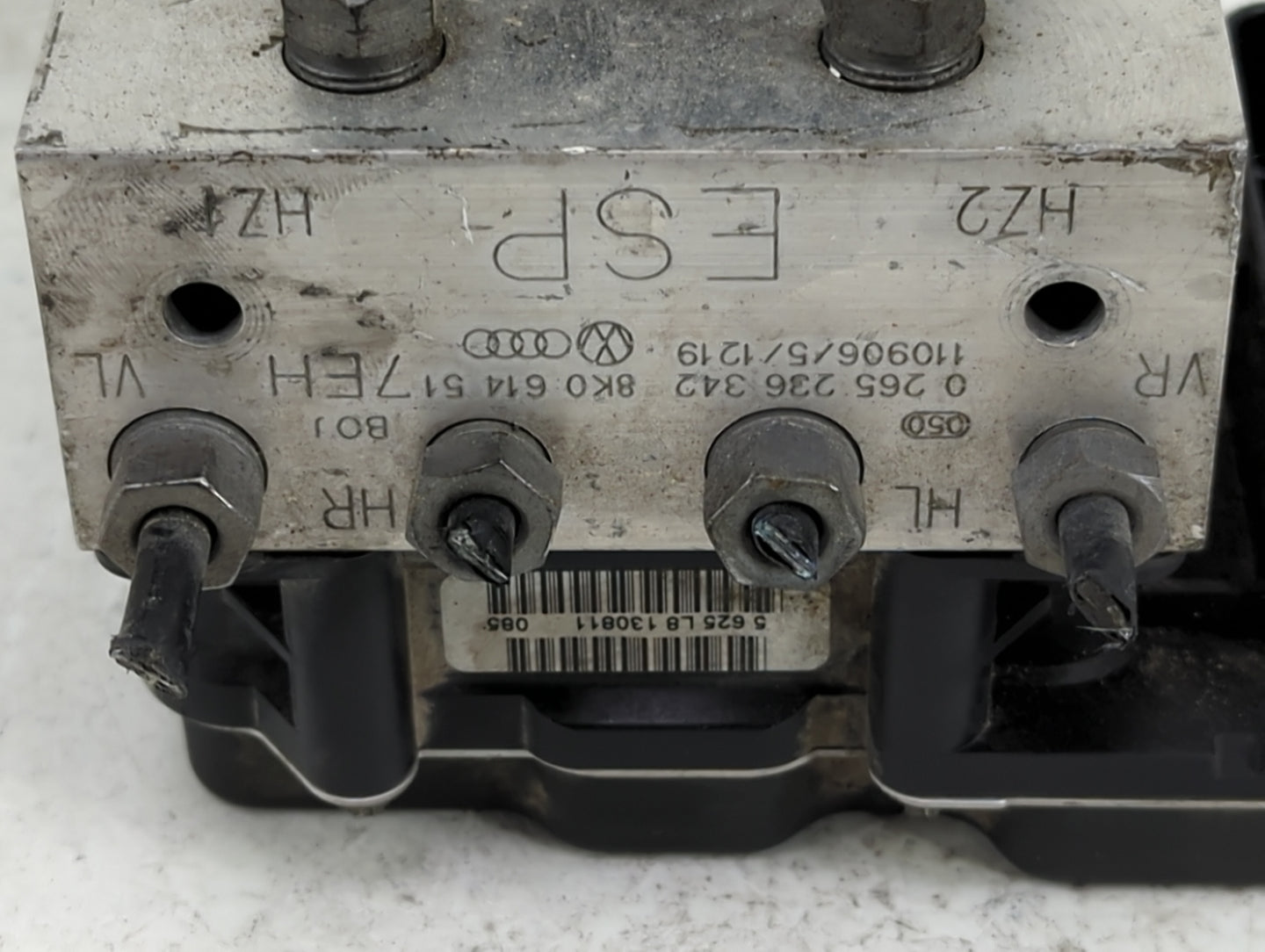 2010-2012 Audi A4 ABS Pump Control Module Replacement P/N:265 236 342 8K0 614 51 Fits Fits 2010 2011 2012 OEM Used Auto Part