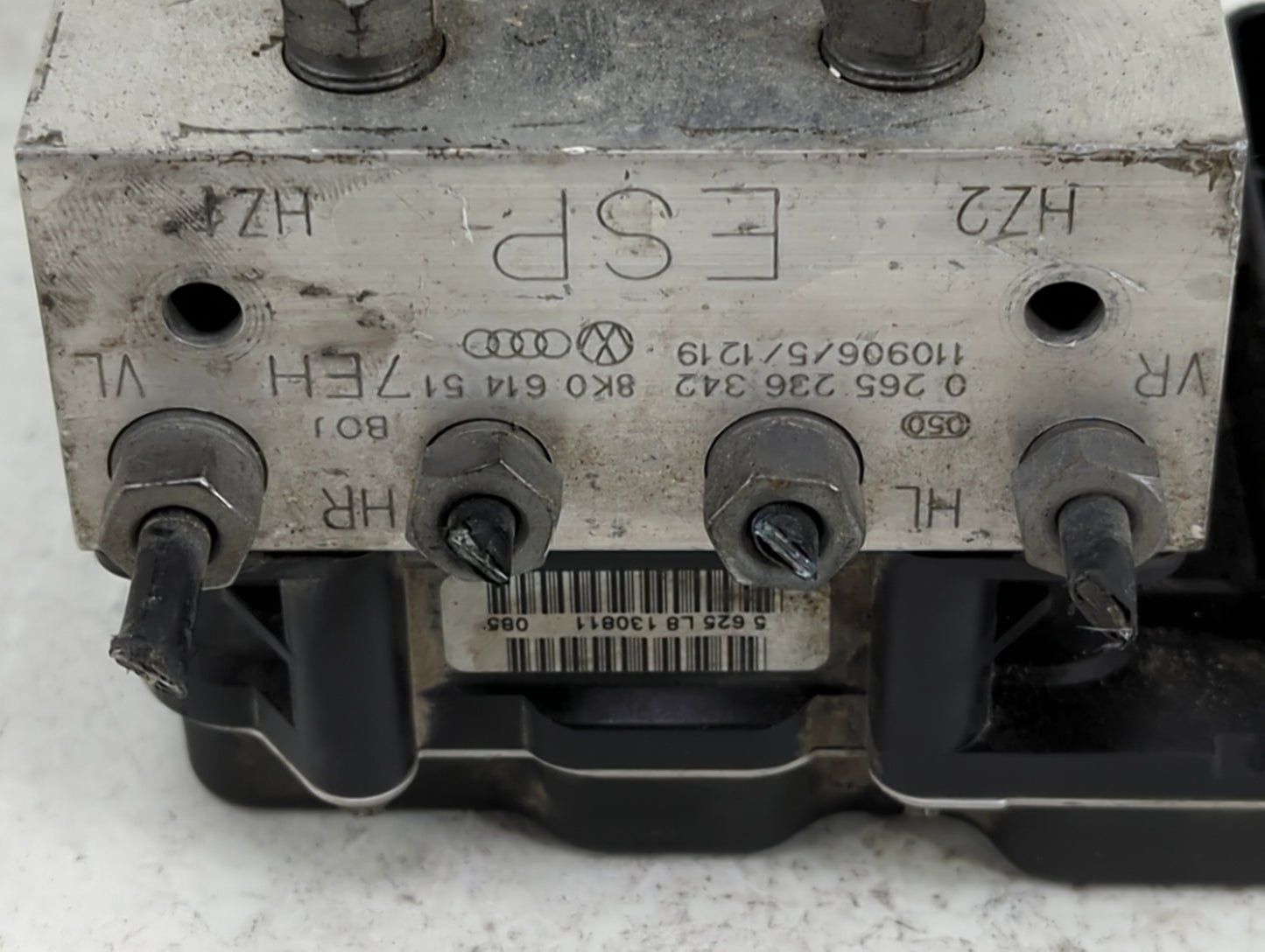 2010-2012 Audi A4 ABS Pump Control Module Replacement P/N:265 236 342 8K0 614 51 Fits Fits 2010 2011 2012 OEM Used Auto Part