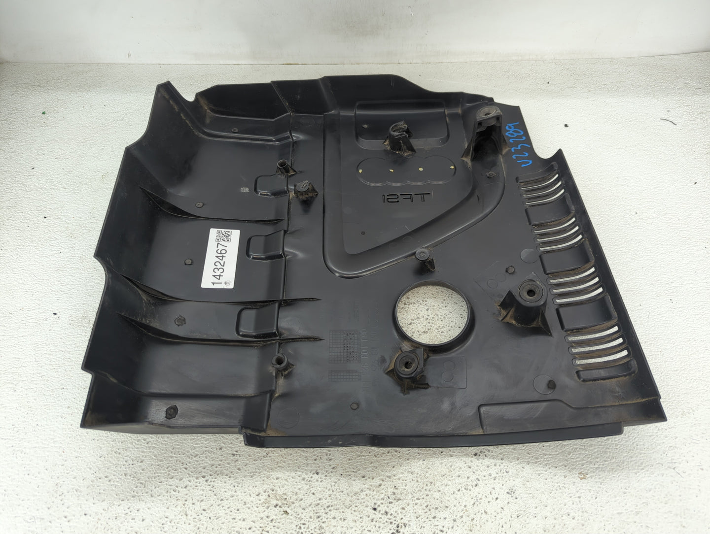 2012 Audi A4 Engine Cover - Oemusedautoparts1.com
