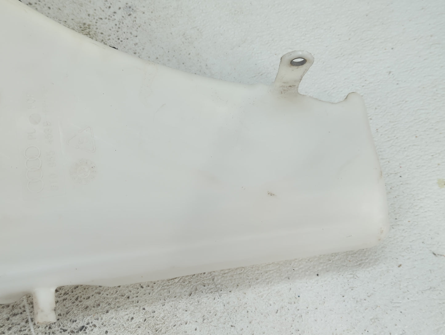 2009-2016 Audi A4 Windshield Washer Fluid Reservoir Bottle Oem White - Oemusedautoparts1.com