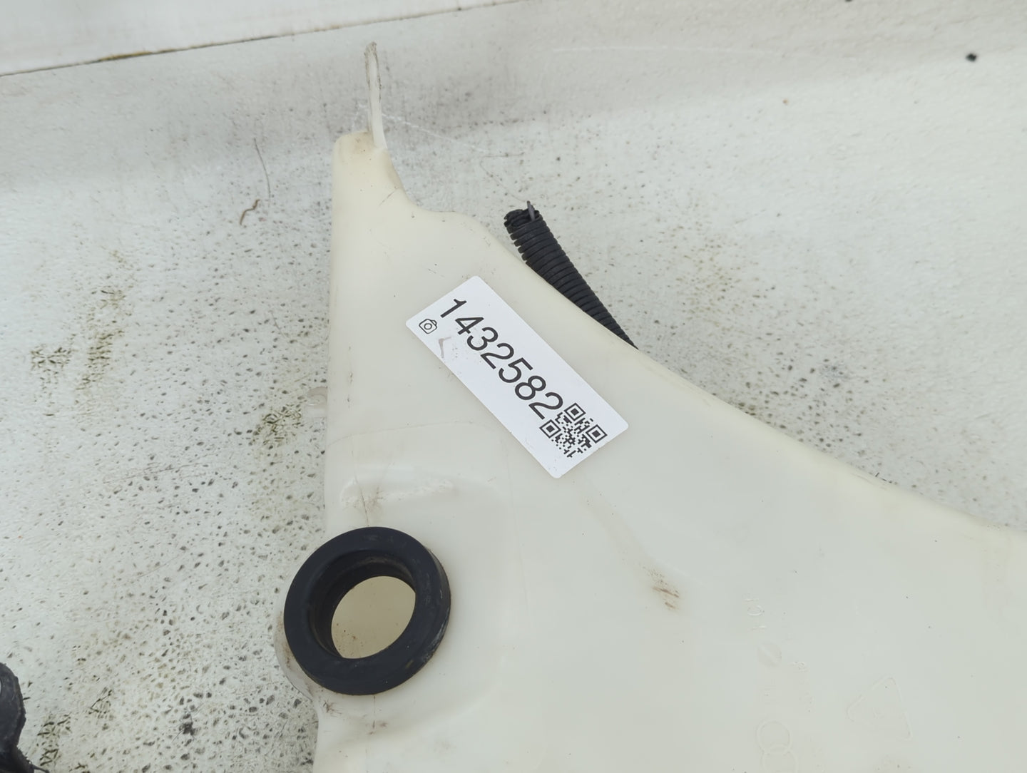 2009-2016 Audi A4 Windshield Washer Fluid Reservoir Bottle Oem White - Oemusedautoparts1.com