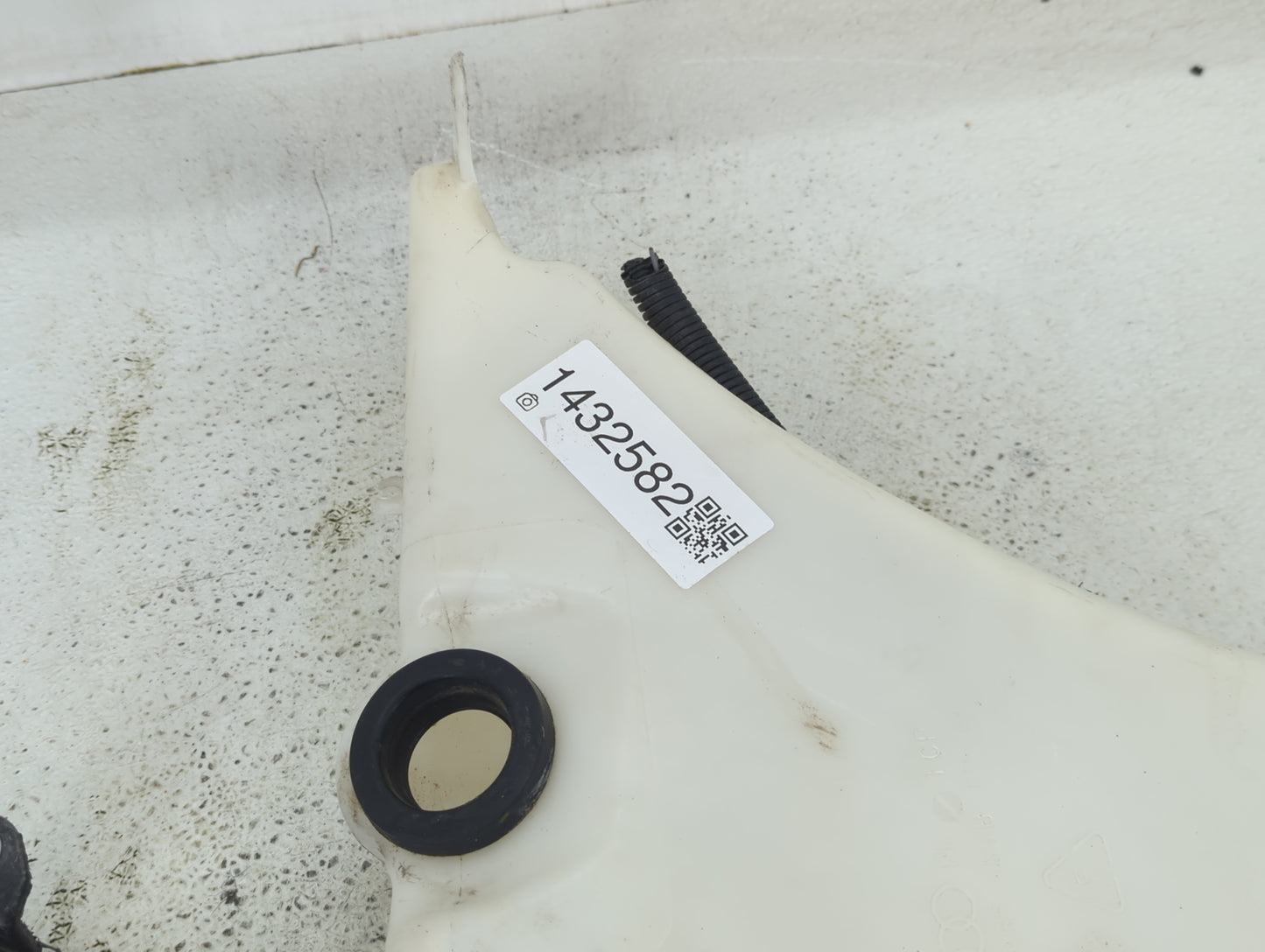 2009-2016 Audi A4 Windshield Washer Fluid Reservoir Bottle Oem White - Oemusedautoparts1.com