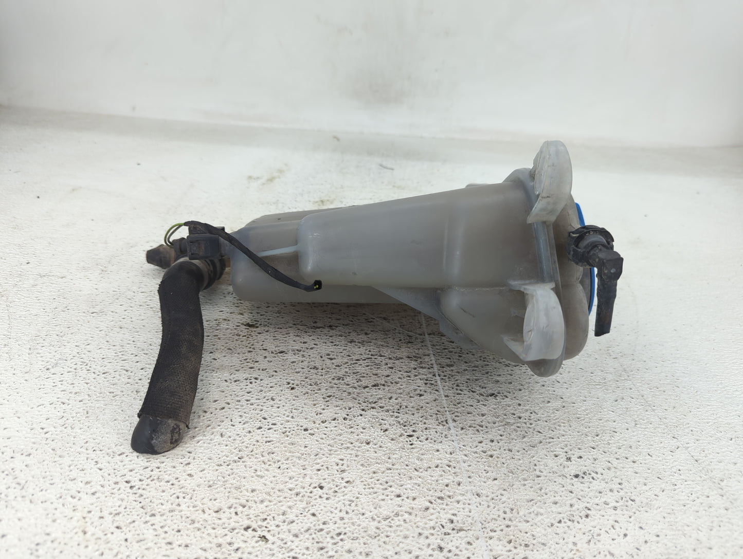 2009-2012 Audi A4 Radiator Coolant Overflow Expansion Tank Bottle 1432604 - Oemusedautoparts1.com