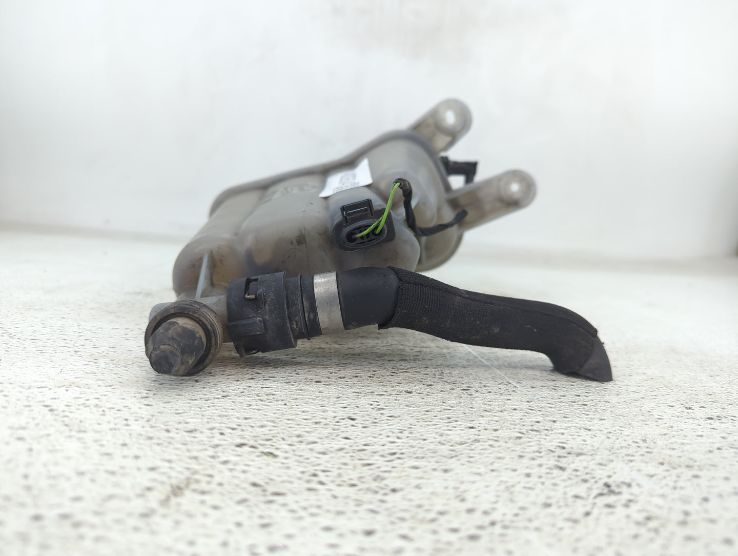 2009-2012 Audi A4 Radiator Coolant Overflow Expansion Tank Bottle 1432604 - Oemusedautoparts1.com