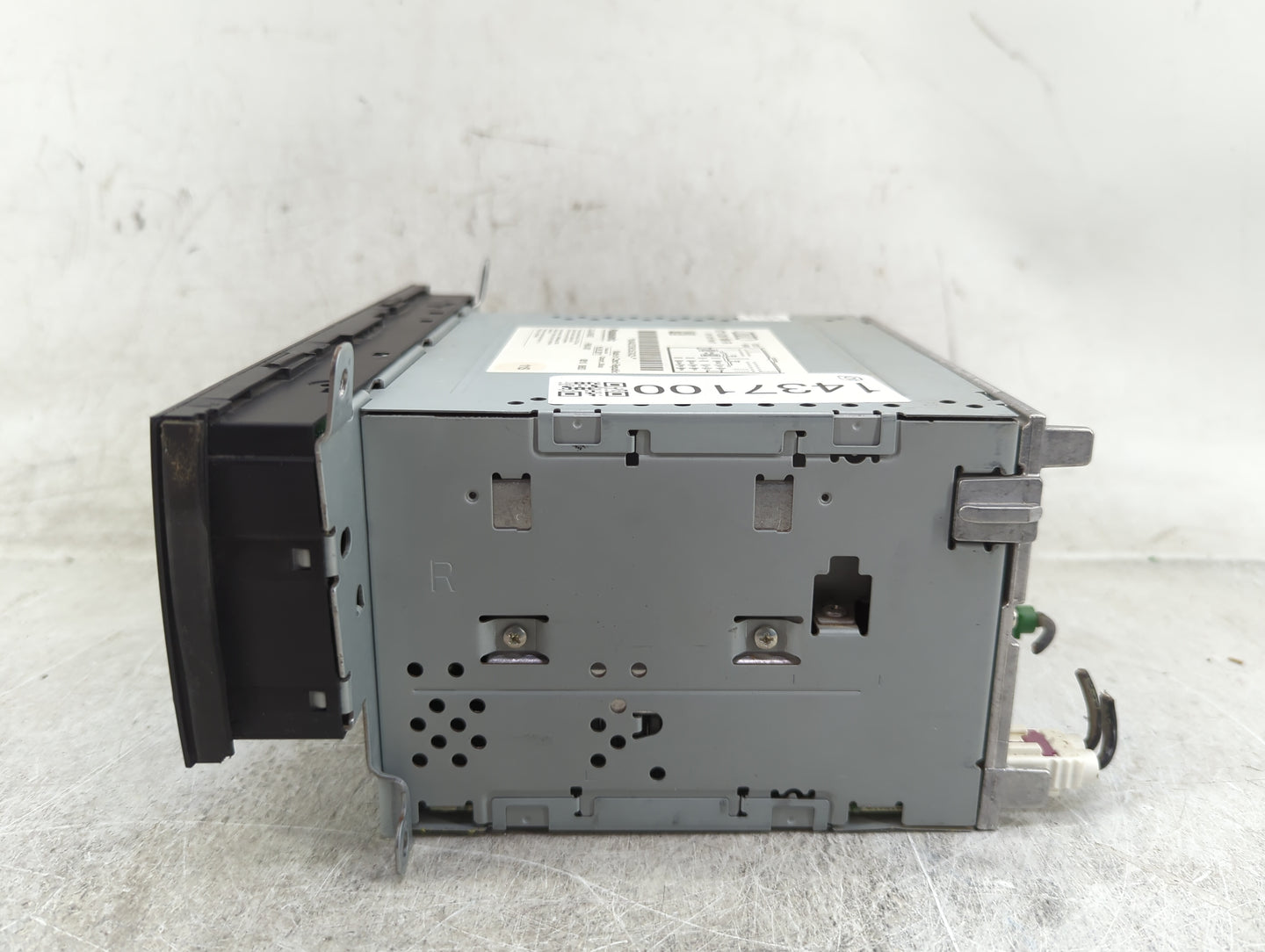 2012 Audi A4 Radio AM FM Cd Player Receiver Replacement P/N:8T1 035 186 R CQ-JA1962G Fits OEM Used Auto Parts - Oemusedautop