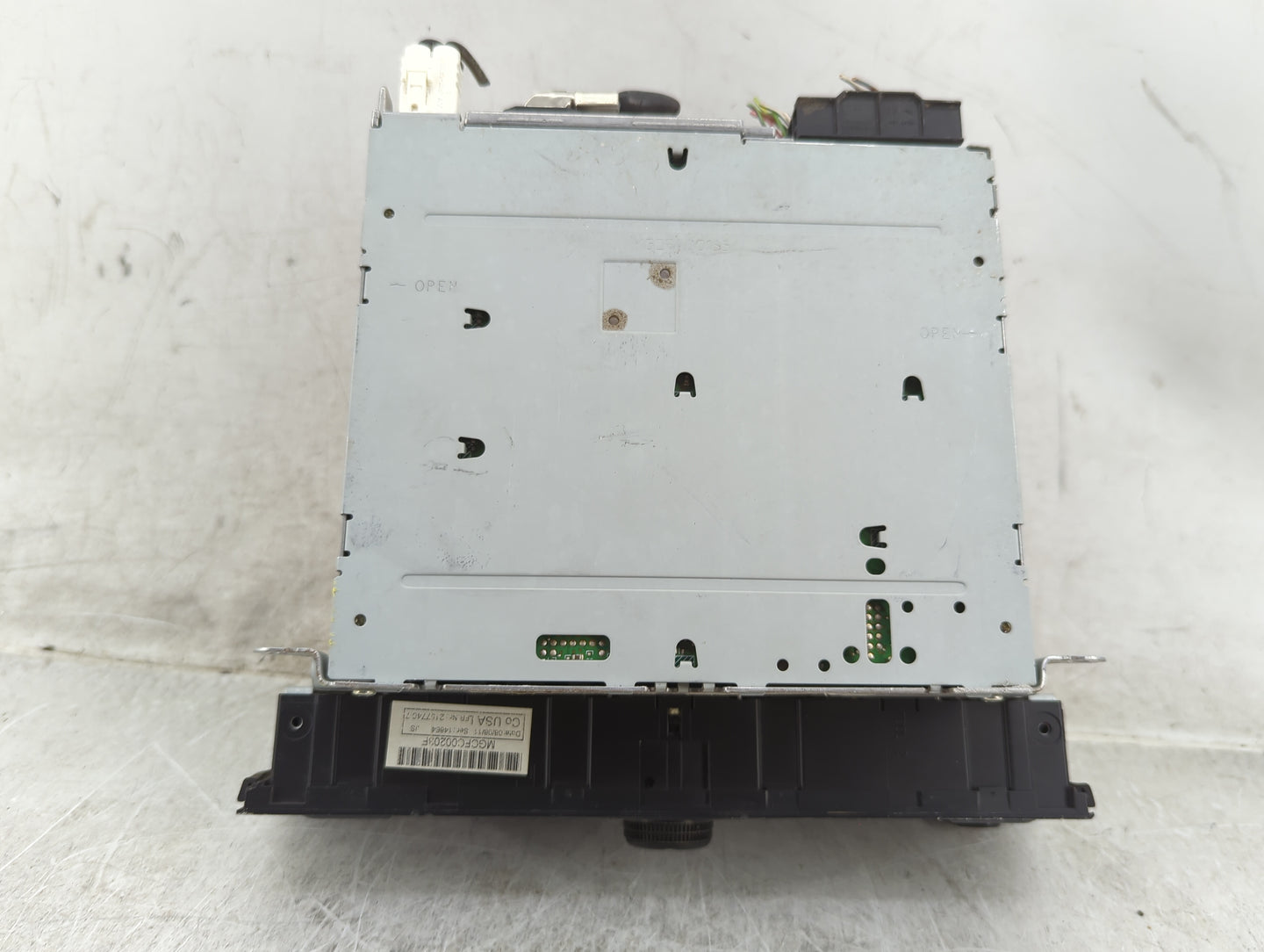 2012 Audi A4 Radio AM FM Cd Player Receiver Replacement P/N:8T1 035 186 R CQ-JA1962G Fits OEM Used Auto Parts - Oemusedautop