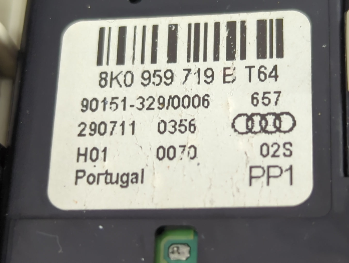 2012 Audi A4 Overhead Console W/rear Climate Control Gray - Oemusedautoparts1.com