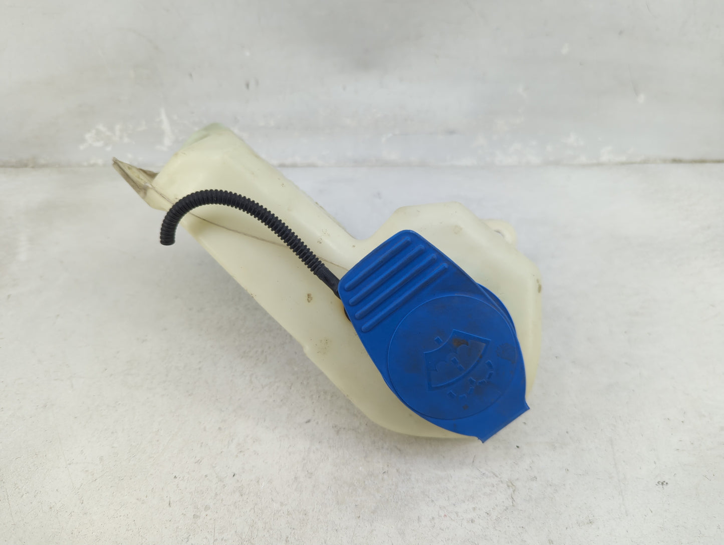 2009-2016 Audi A4 Windshield Washer Fluid Reservoir Bottle Oem - Oemusedautoparts1.com