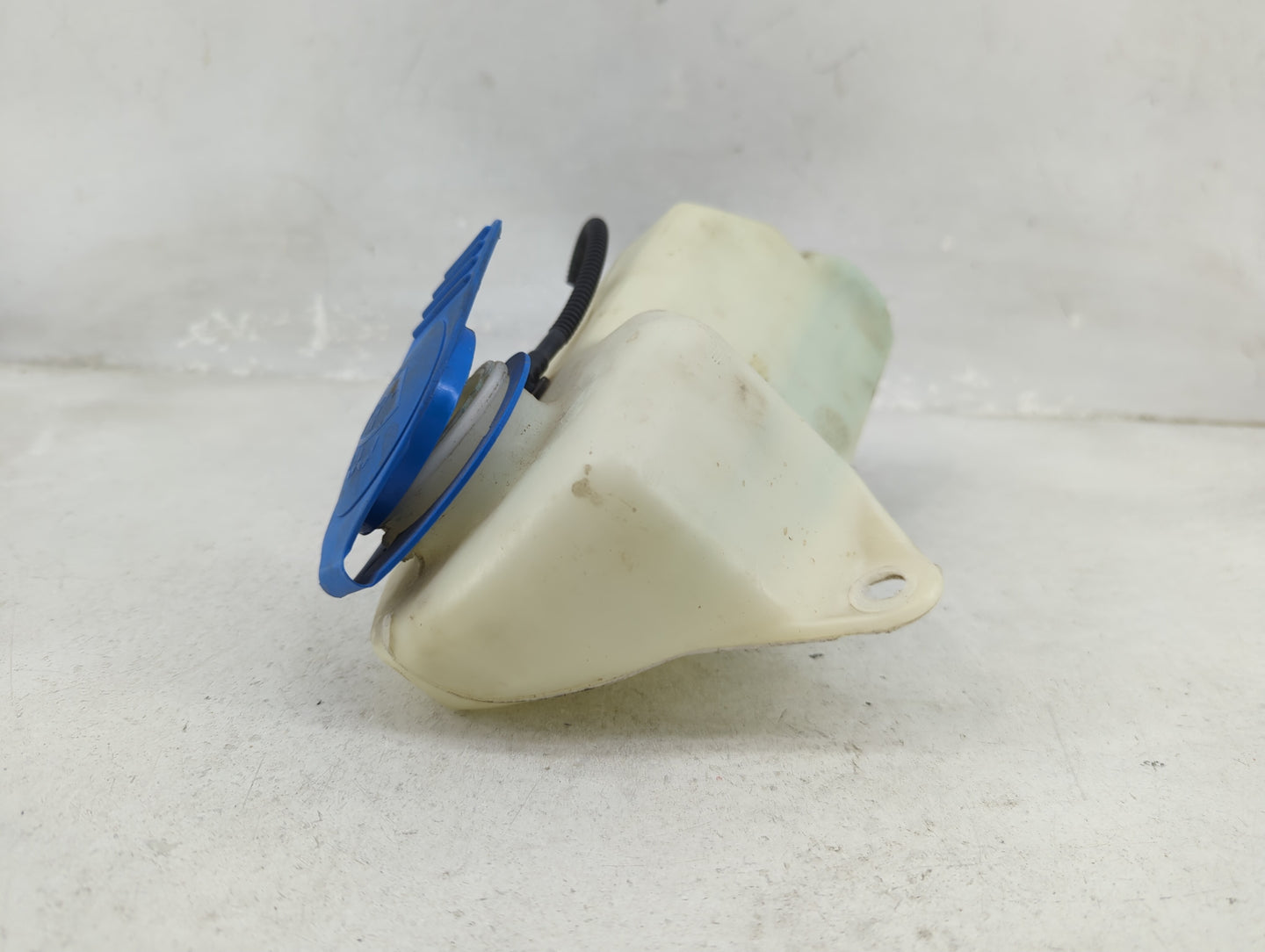2009-2016 Audi A4 Windshield Washer Fluid Reservoir Bottle Oem - Oemusedautoparts1.com