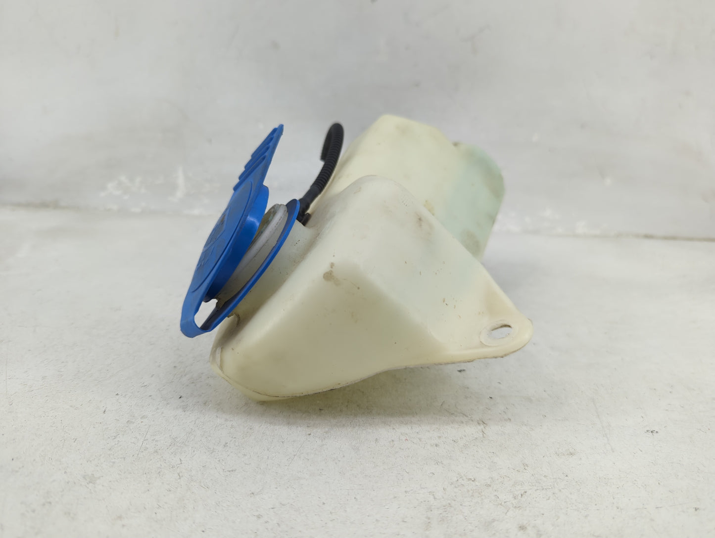 2009-2016 Audi A4 Windshield Washer Fluid Reservoir Bottle Oem - Oemusedautoparts1.com