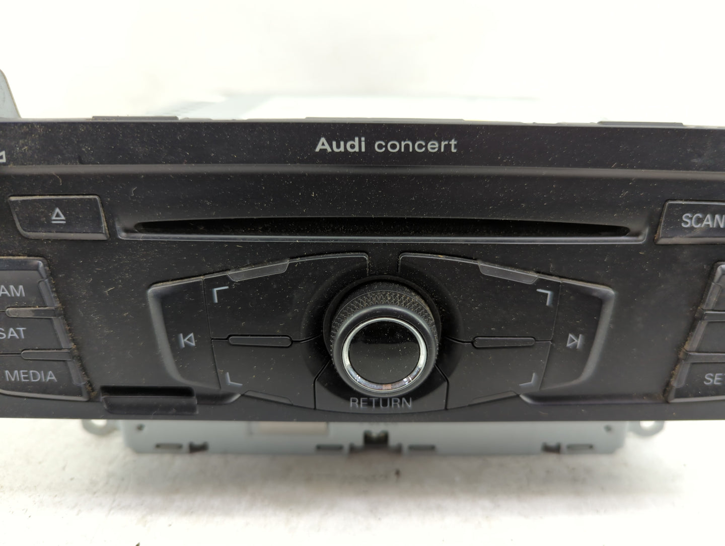 2010-2012 Audi A4 Radio AM FM Cd Player Receiver Replacement P/N:8T1035186R CQ-JA1962G Fits OEM Used Auto Parts - Oemusedaut