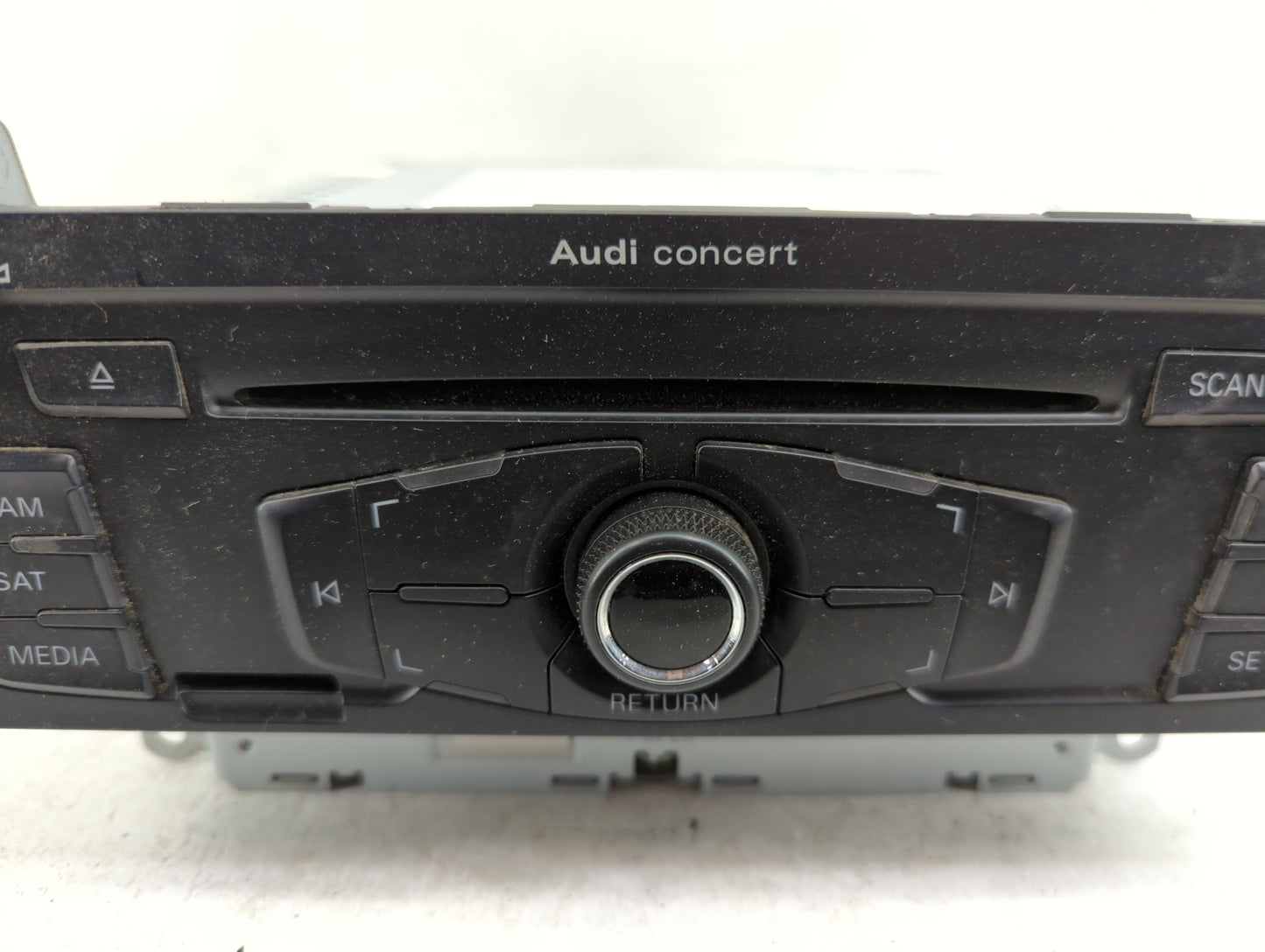 2010-2012 Audi A4 Radio AM FM Cd Player Receiver Replacement P/N:8T1035186R CQ-JA1962G Fits OEM Used Auto Parts - Oemusedaut