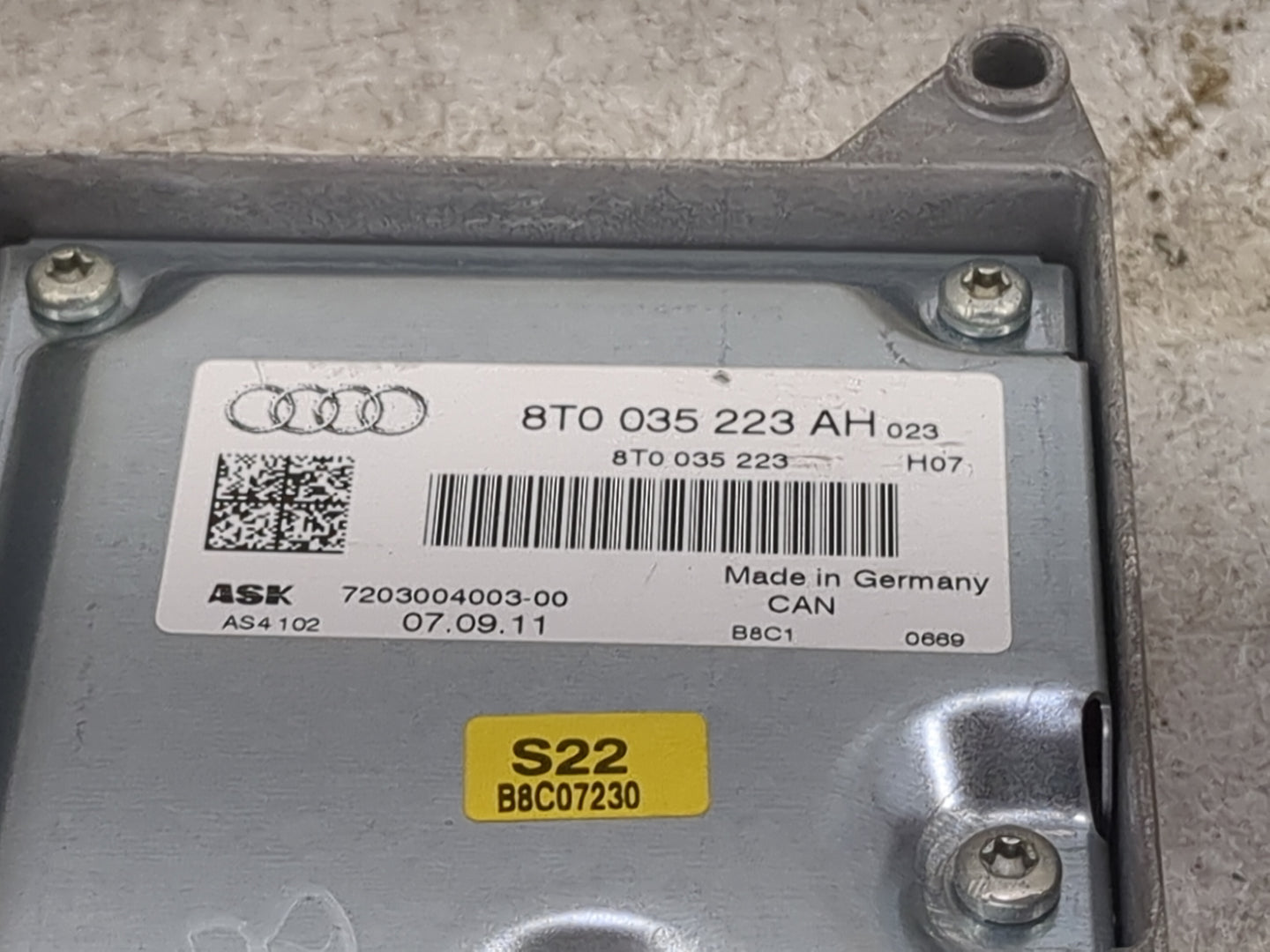 2009-2012 Audi A4 Radio AM FM Cd Player Receiver Replacement P/N:8T0 035 223 AH Fits Fits 2009 2010 2011 2012 OEM Used Auto 
