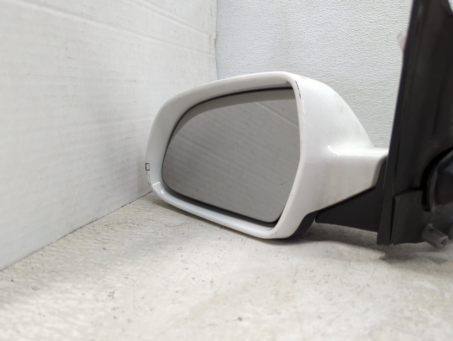 2010-2016 Audi A4 Driver Side View Mirror - Left Door Mirror OEM Used - Oemusedautoparts1.com