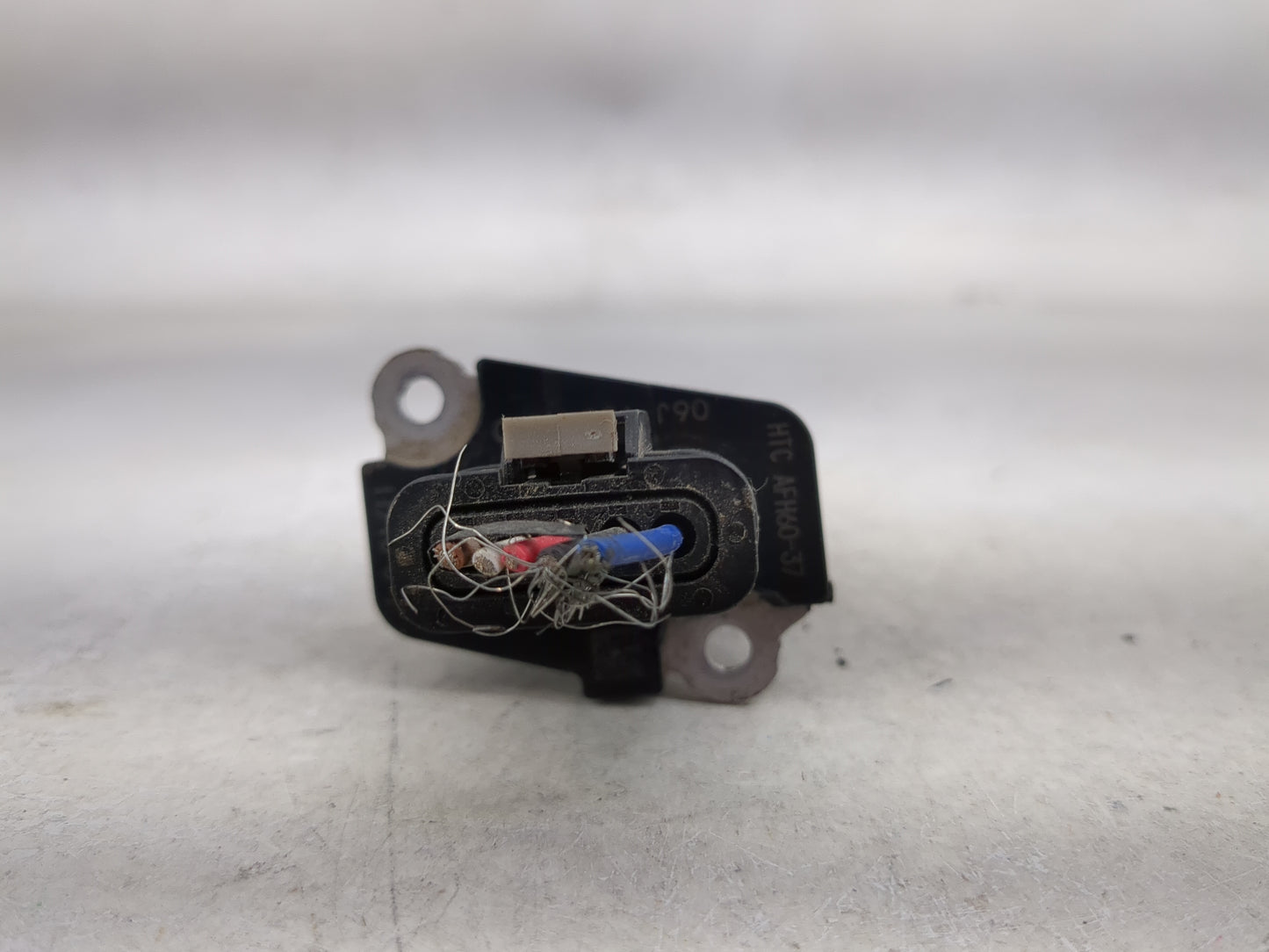 2009-2012 Audi A4 Mass Air Flow Meter Maf 1485947 - Oemusedautoparts1.com