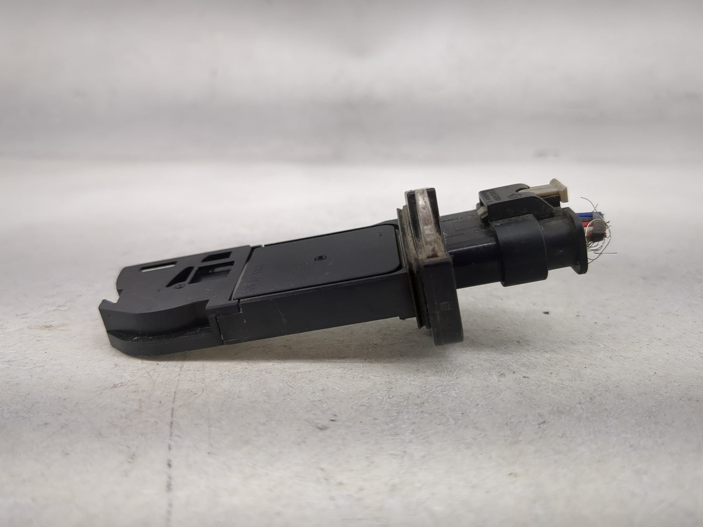 2009-2012 Audi A4 Mass Air Flow Meter Maf 1485947 - Oemusedautoparts1.com
