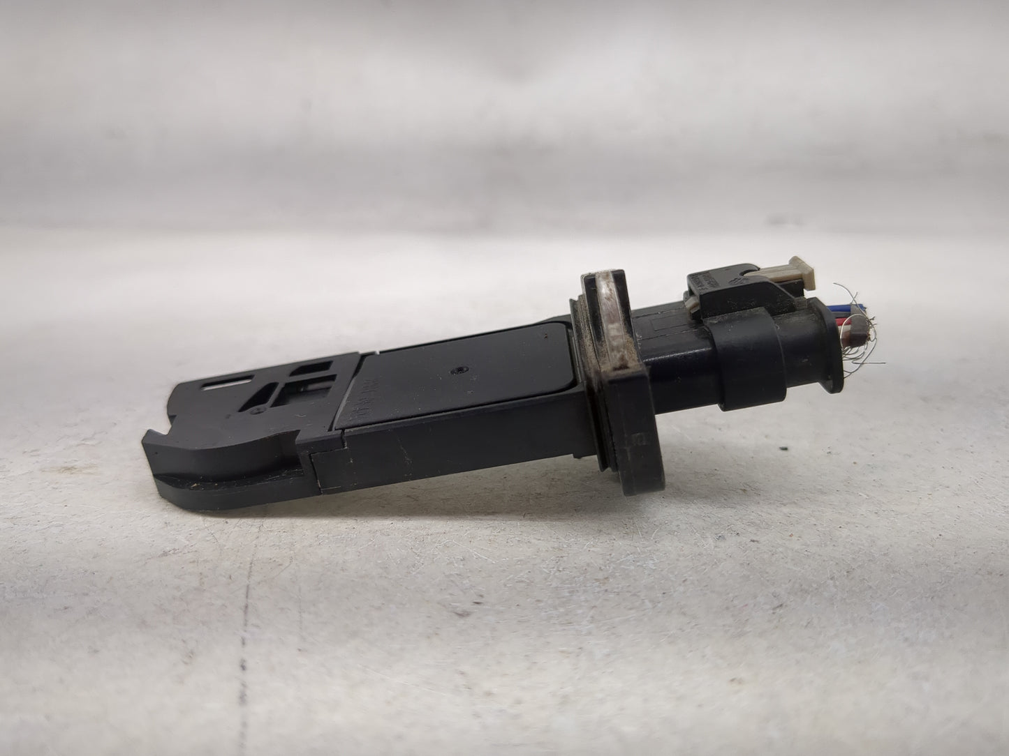 2009-2012 Audi A4 Mass Air Flow Meter Maf 1485947 - Oemusedautoparts1.com