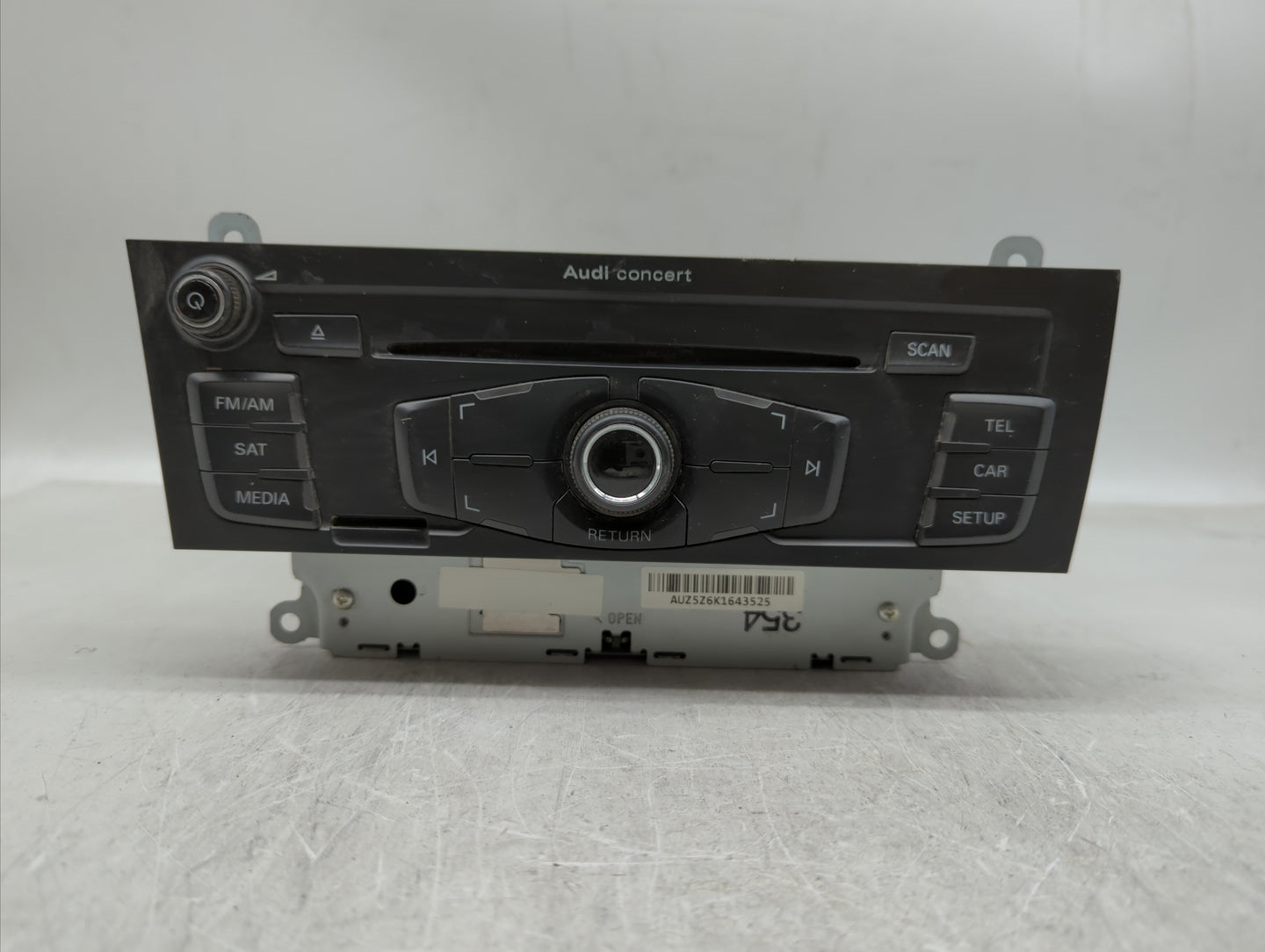 2010-2012 Audi A4 Radio AM FM Cd Player Receiver Replacement P/N:8T1 035 186 R 4G0035082C Fits OEM Used Auto Parts - Oemused