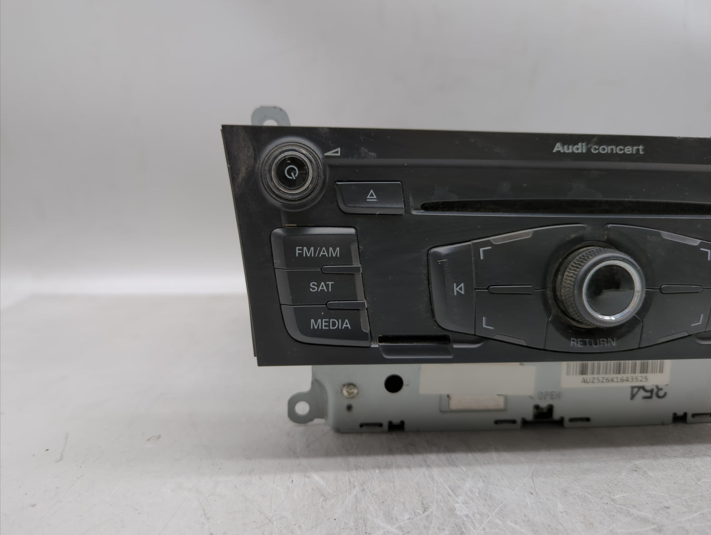 2010-2012 Audi A4 Radio AM FM Cd Player Receiver Replacement P/N:8T1 035 186 R 4G0035082C Fits OEM Used Auto Parts - Oemused