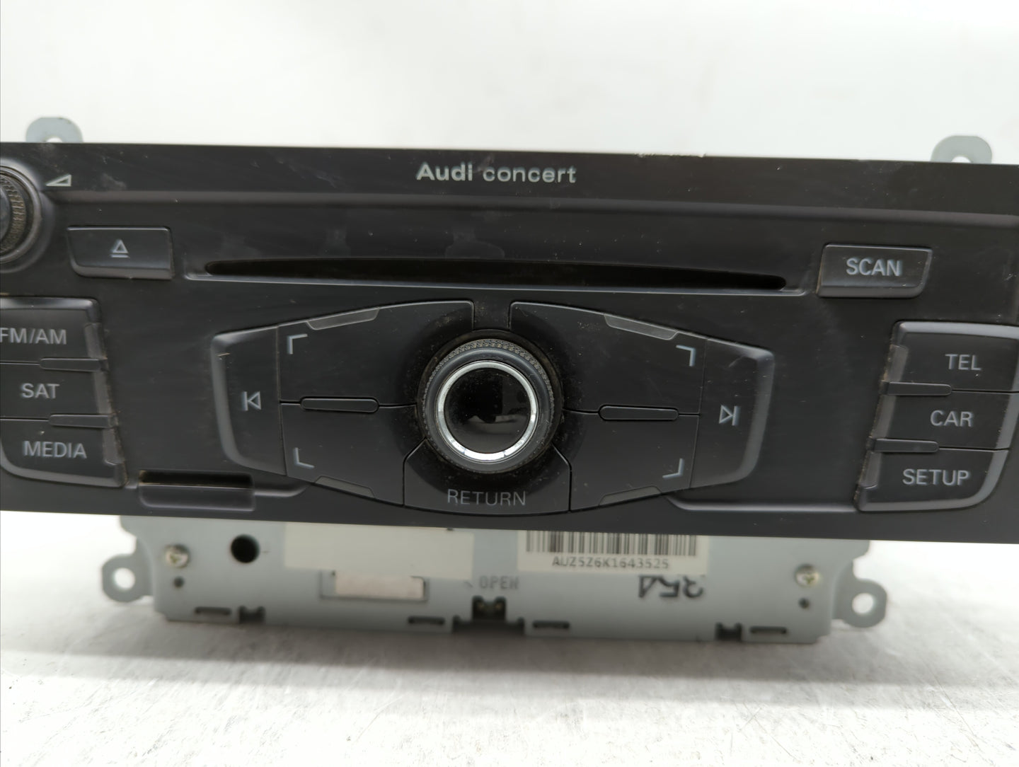 2010-2012 Audi A4 Radio AM FM Cd Player Receiver Replacement P/N:8T1 035 186 R 4G0035082C Fits OEM Used Auto Parts - Oemused