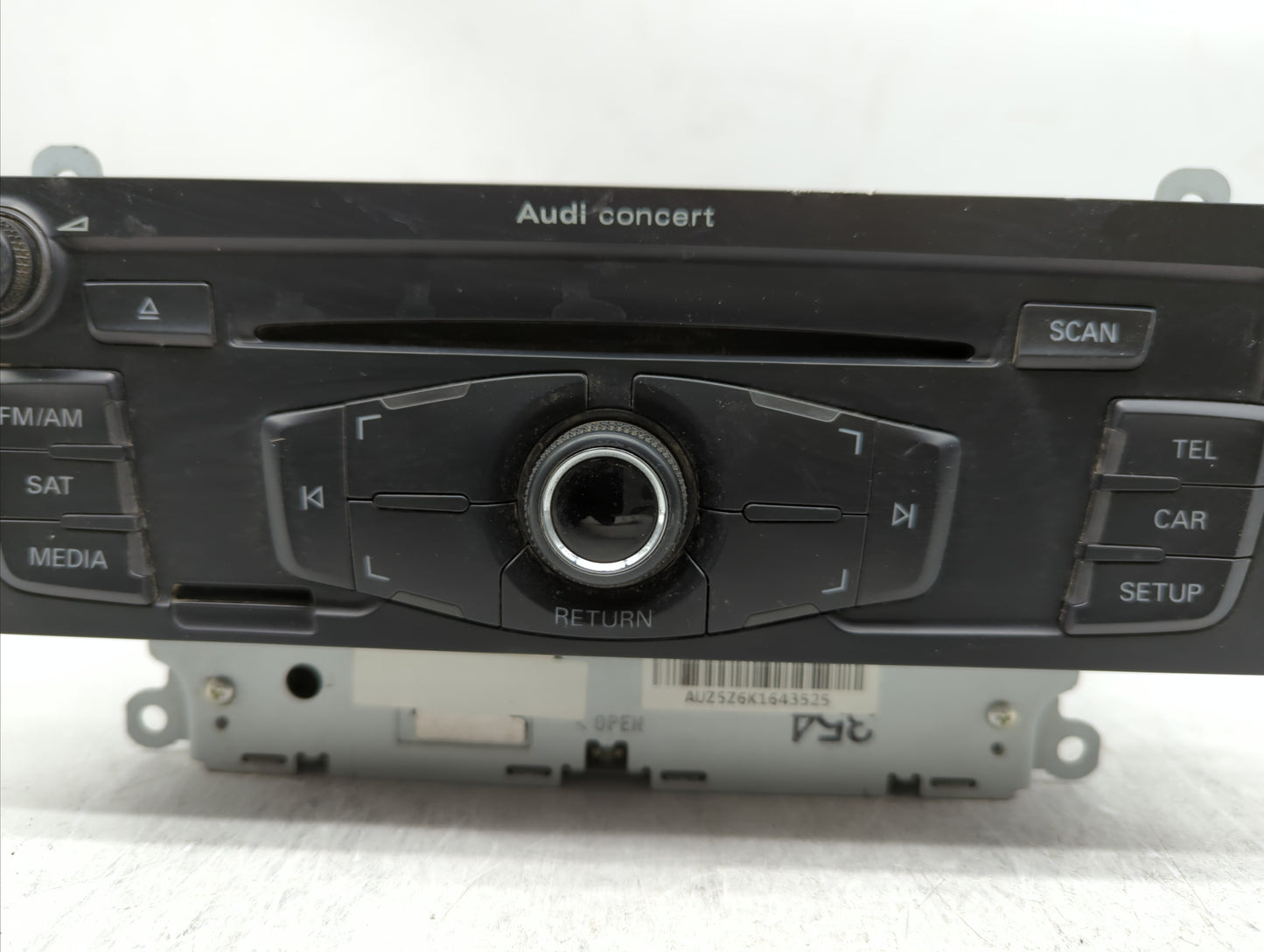 2010-2012 Audi A4 Radio AM FM Cd Player Receiver Replacement P/N:8T1 035 186 R 4G0035082C Fits OEM Used Auto Parts - Oemused