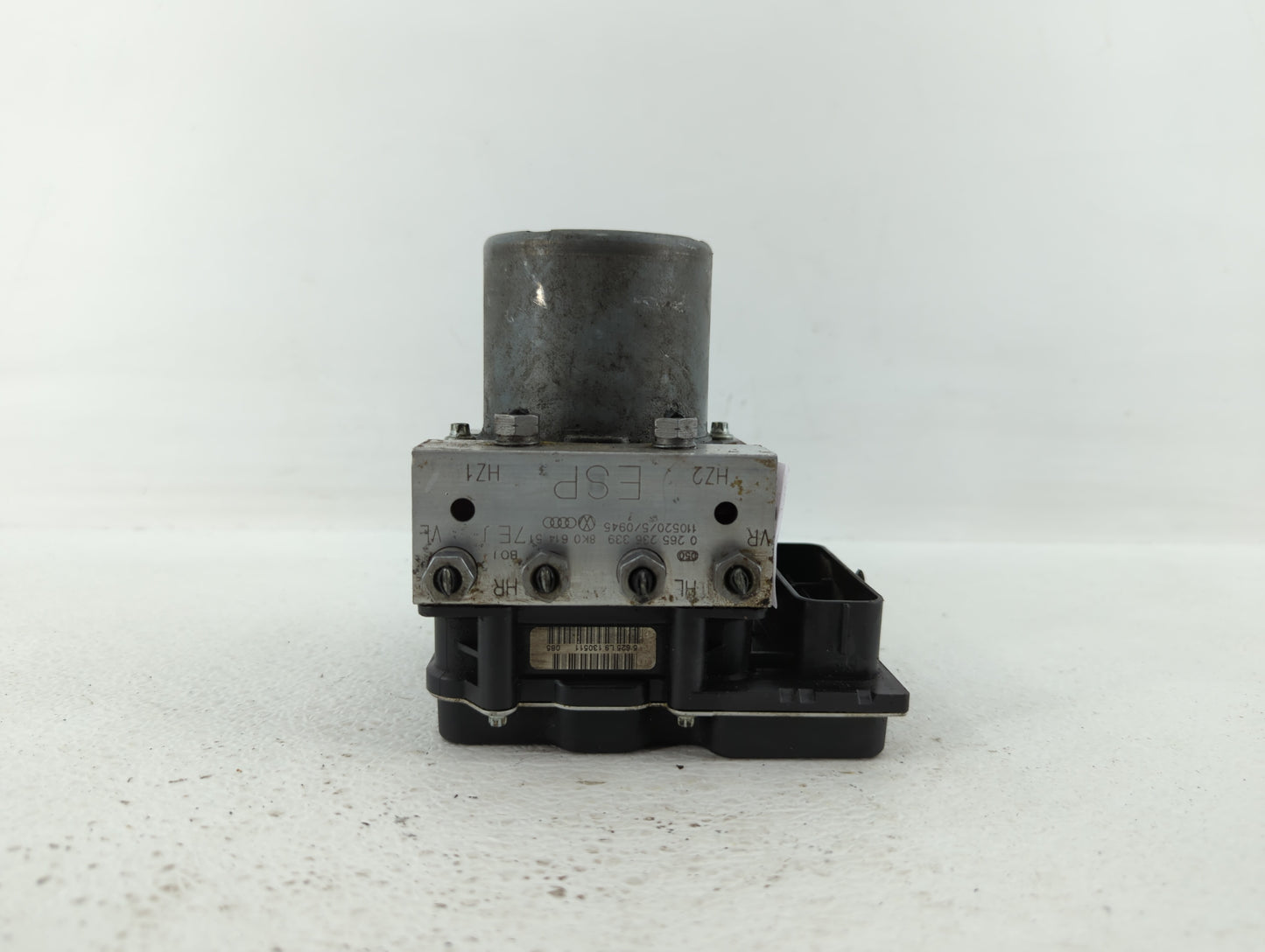 2011-2012 Audi A4 ABS Pump Control Module Replacement P/N:8K0 614 517 EJ Fits Fits 2011 2012 OEM Used Auto Parts - Oemusedau