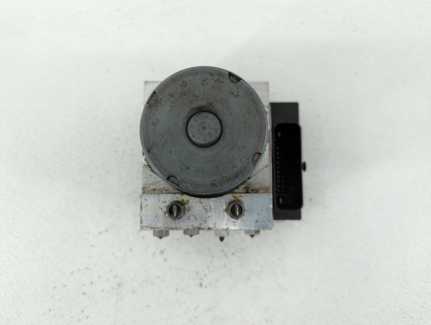 2011-2012 Audi A4 ABS Pump Control Module Replacement P/N:8K0 614 517 EJ Fits Fits 2011 2012 OEM Used Auto Parts - Oemusedau