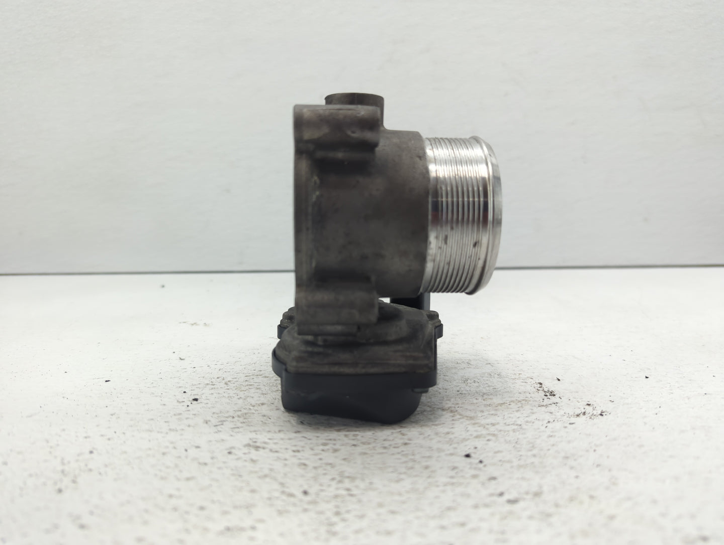 2005-2016 Audi A4 Throttle Body P/N:06F 133 062 T 06F 133 062 Q Fits OEM Used Auto Parts - Oemusedautoparts1.com