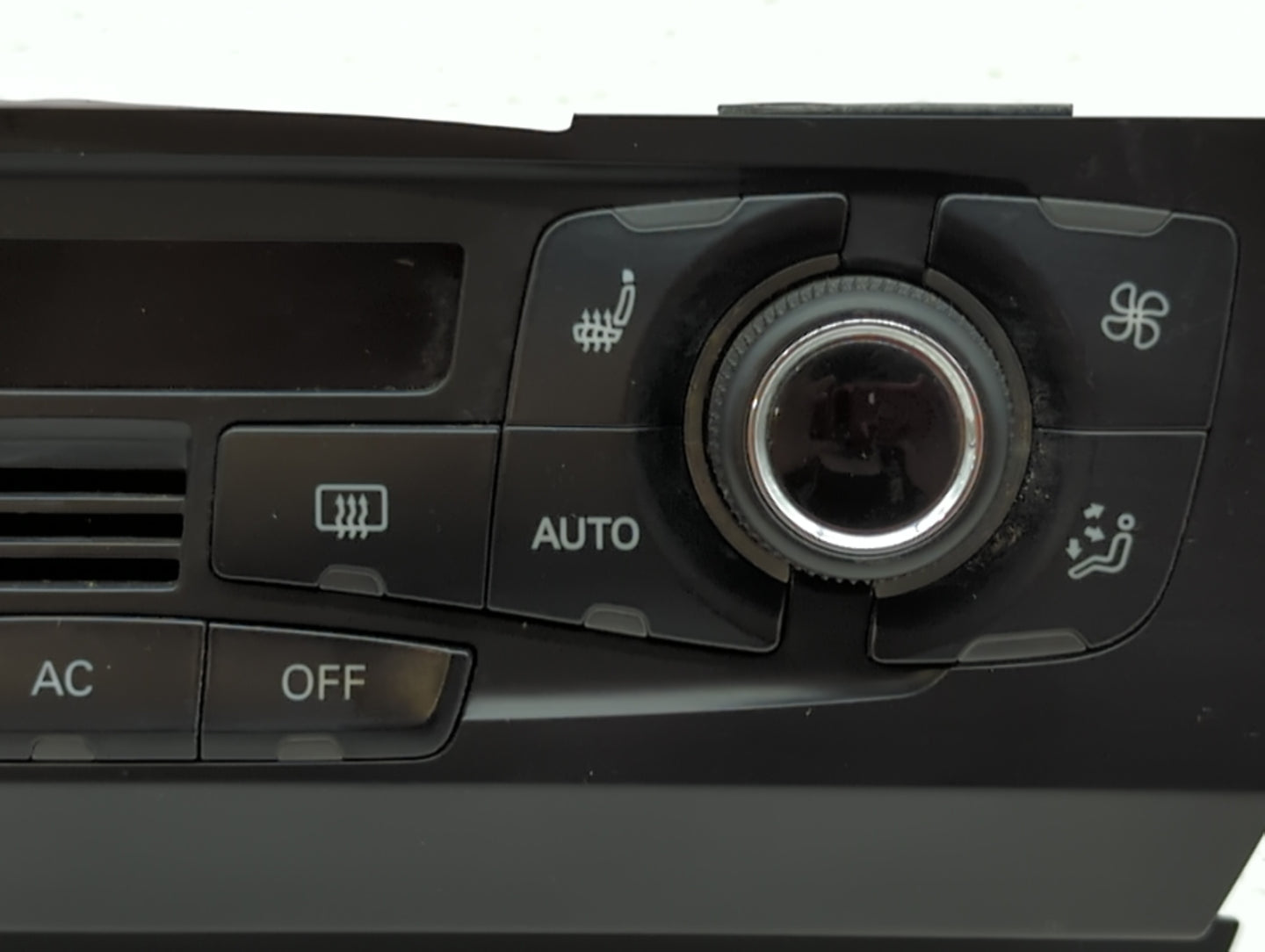2009-2012 Audi A4 Climate Control Module Temperature AC/Heater Replacement P/N:8T1 820 043 AA 8T1 820 043 AK Fits OEM Used A