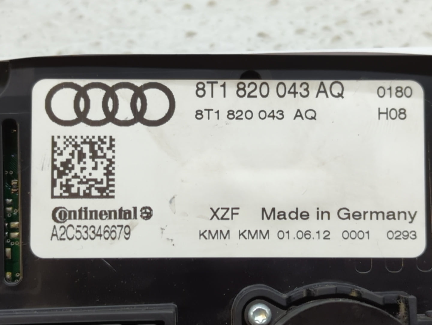 2009-2012 Audi A4 Climate Control Module Temperature AC/Heater Replacement P/N:8T1 820 043 AA 8T1 820 043 AK Fits OEM Used A