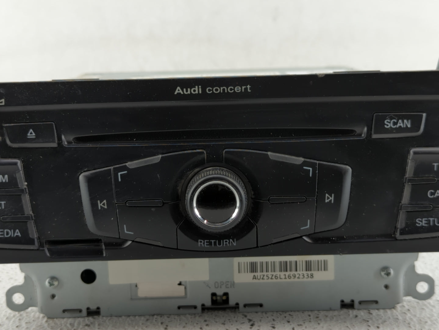 2010-2012 Audi A4 Am Fm Cd Player Radio Receiver - Oemusedautoparts1.com