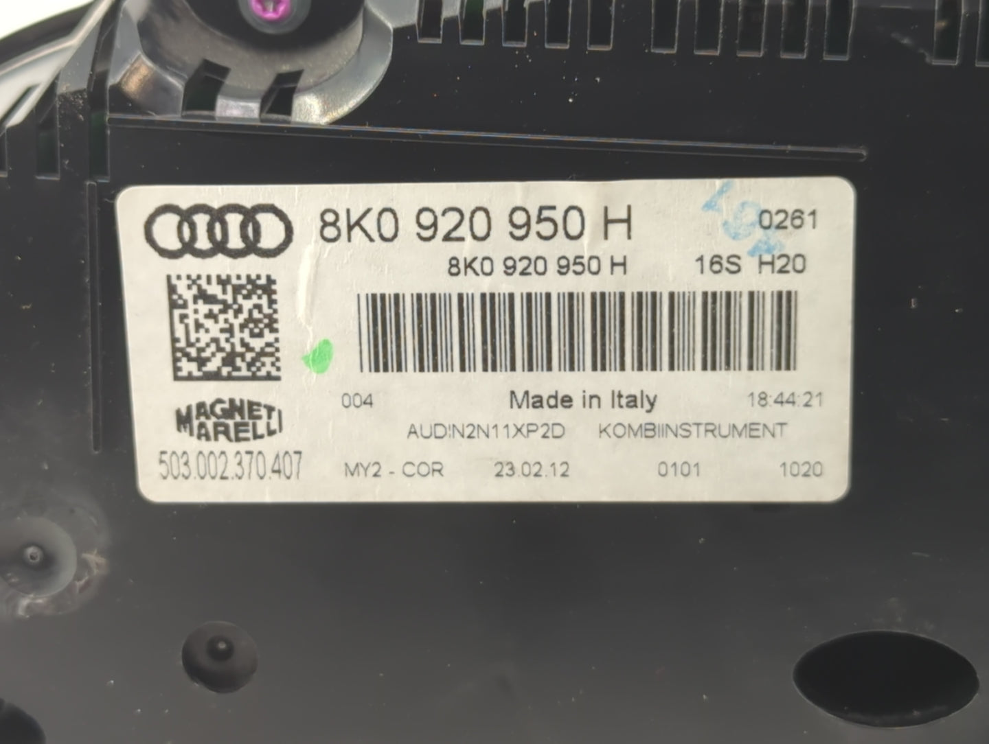 2010-2012 Audi A4 Instrument Cluster Speedometer Gauges P/N:8K0 920 950 H Fits Fits 2010 2011 2012 OEM Used Auto Parts - Oem