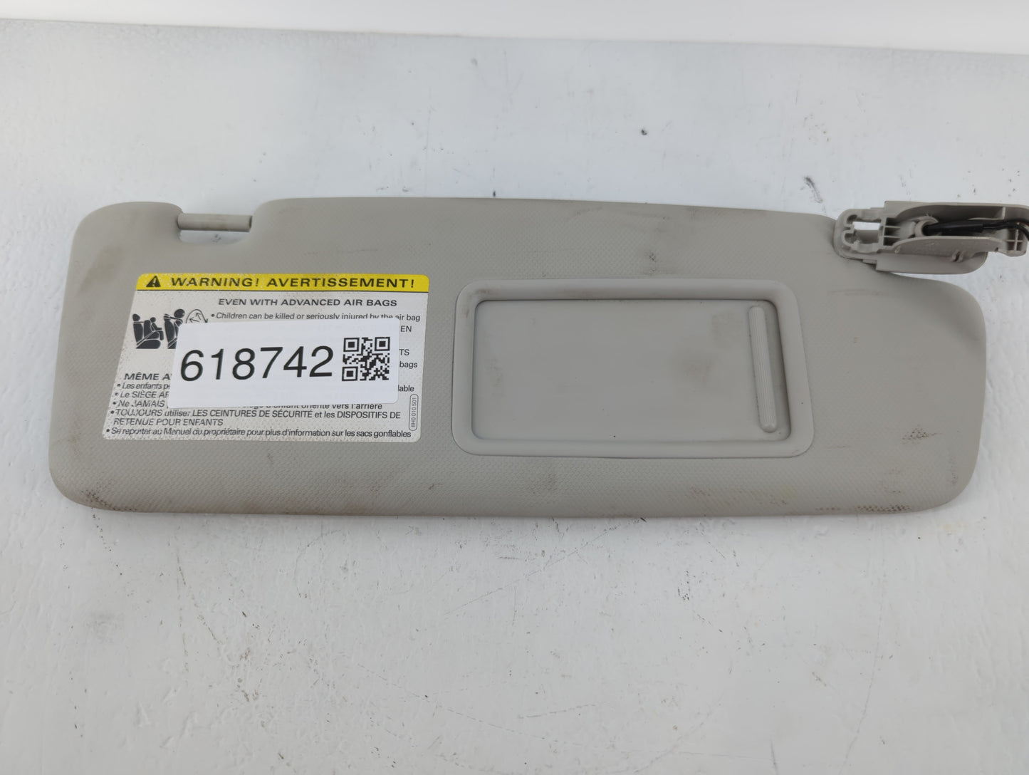 2009-2012 Audi A4 Sun Visor Shade Replacement Passenger Right Mirror Fits Fits 2009 2010 2011 2012 OEM Used Auto Parts - Oem