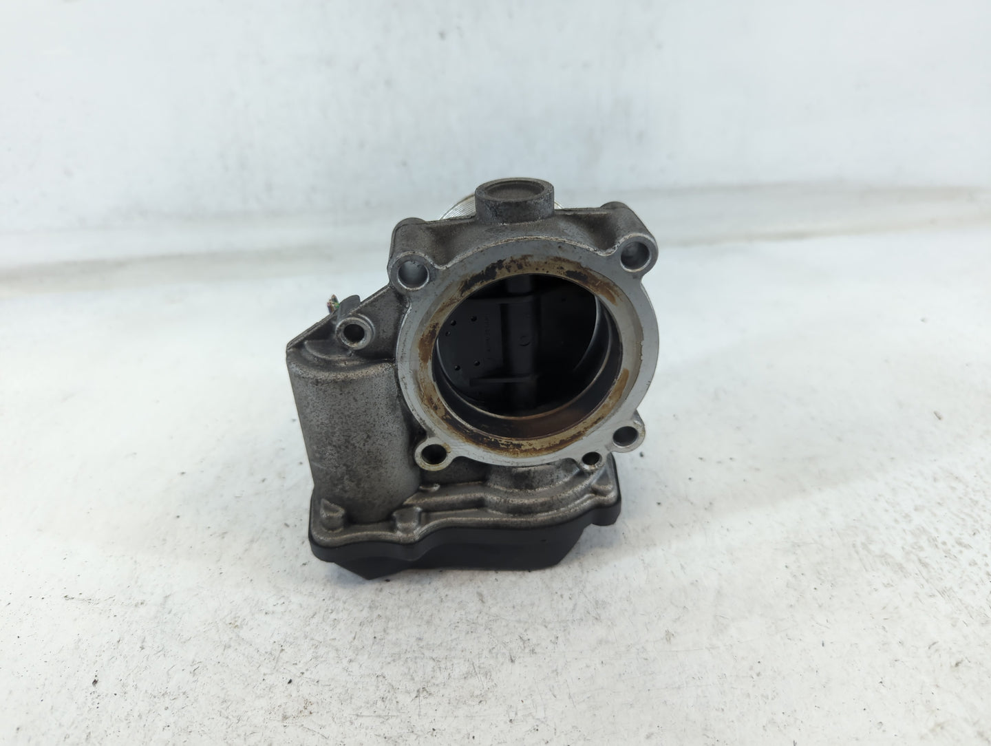 2005-2016 Audi A4 Throttle Body P/N:06F 133 063 Q Fits OEM Used Auto Parts - Oemusedautoparts1.com