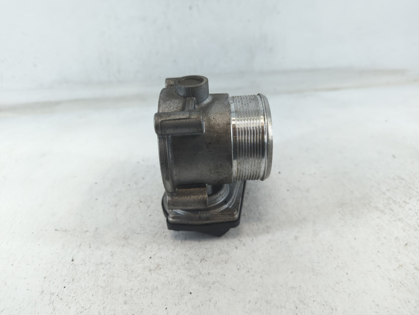 2005-2016 Audi A4 Throttle Body P/N:06F 133 063 Q Fits OEM Used Auto Parts - Oemusedautoparts1.com