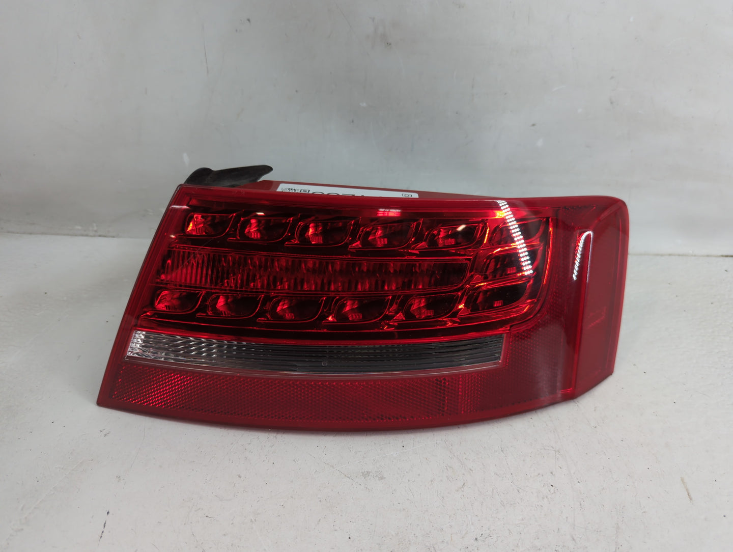2008-2012 Audi A5 Tail Light Assembly Passenger Right OEM P/N:8T0 945 096 E Fits Fits 2008 2009 2010 2011 2012 OEM Used Auto