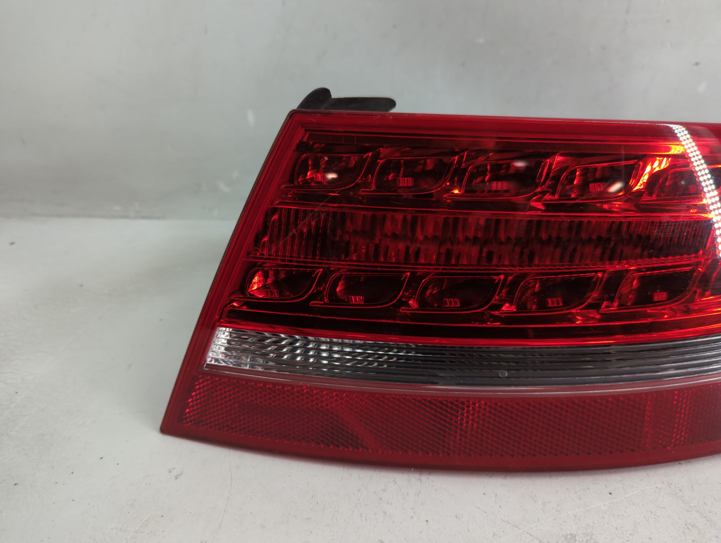 2008-2012 Audi A5 Tail Light Assembly Passenger Right OEM P/N:8T0 945 096 E Fits Fits 2008 2009 2010 2011 2012 OEM Used Auto