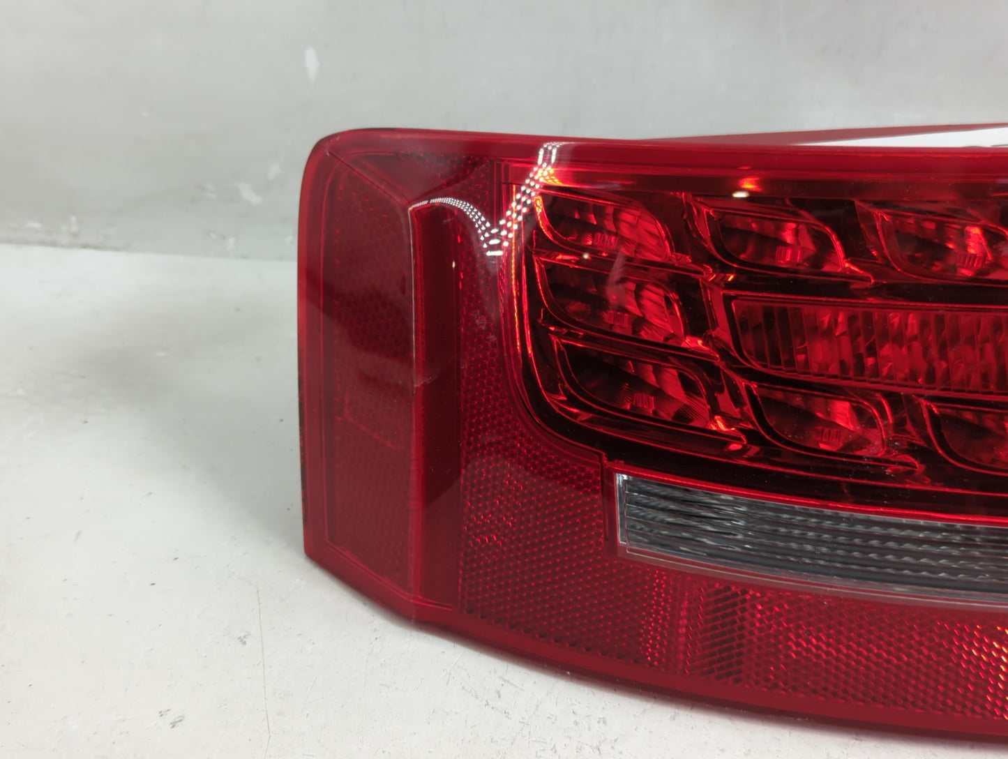 2008-2012 Audi A5 Tail Light Assembly Driver Left OEM P/N:8T0945095E Fits Fits 2008 2009 2010 2011 2012 OEM Used Auto Parts 